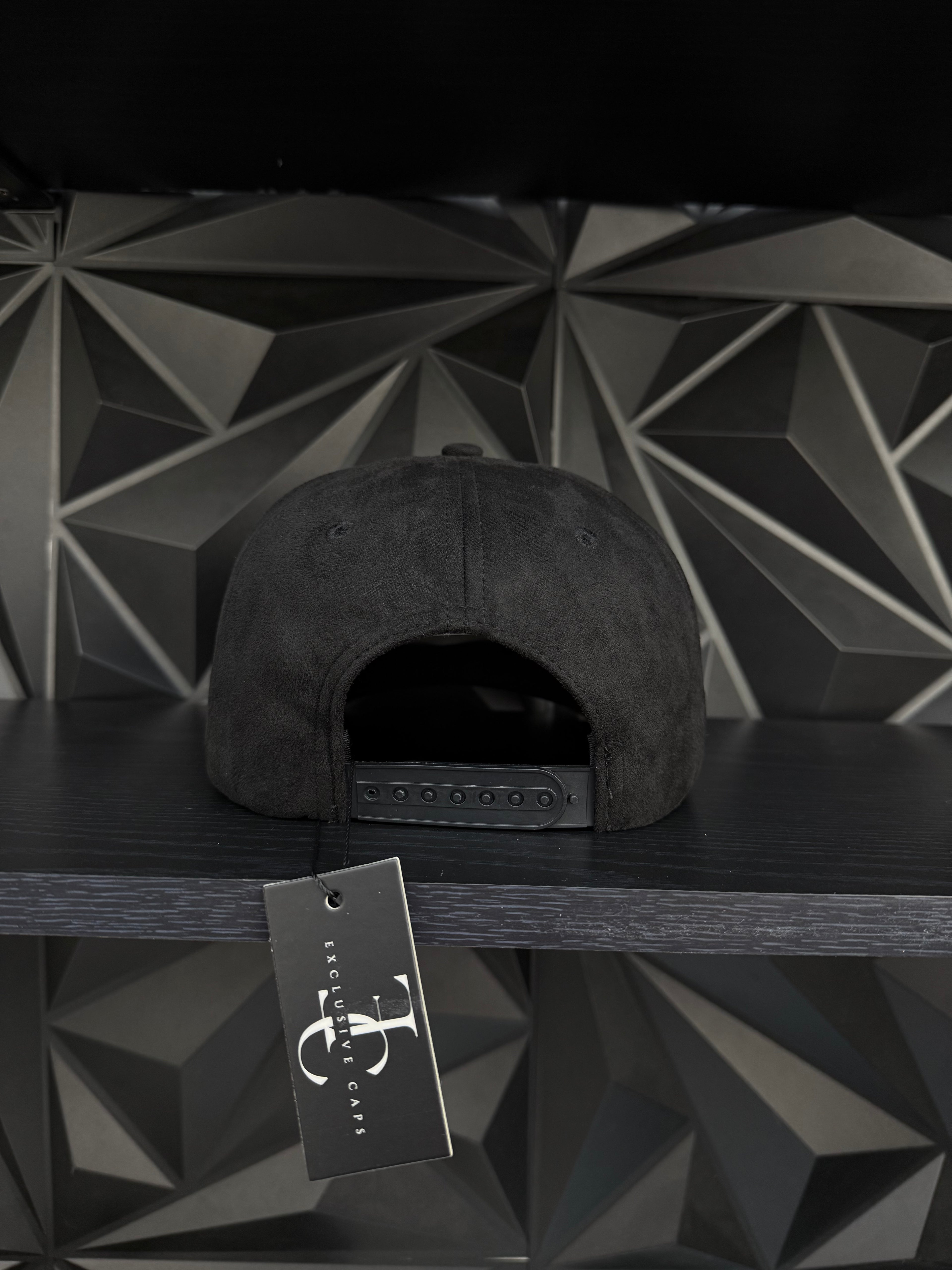 Puebla México SnapBack hat-black/red suede