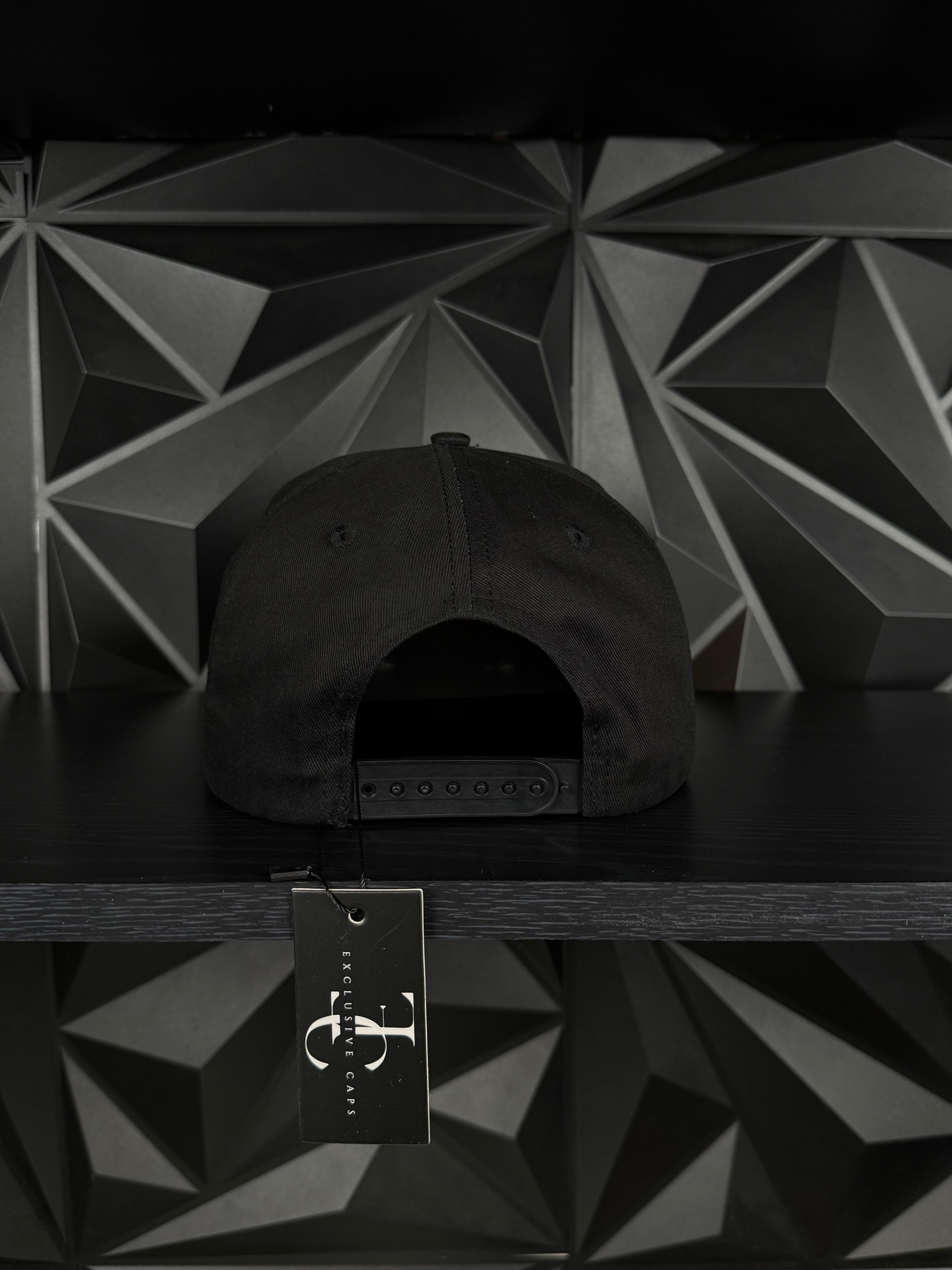 Chavo SnapBack hat-black suede visor