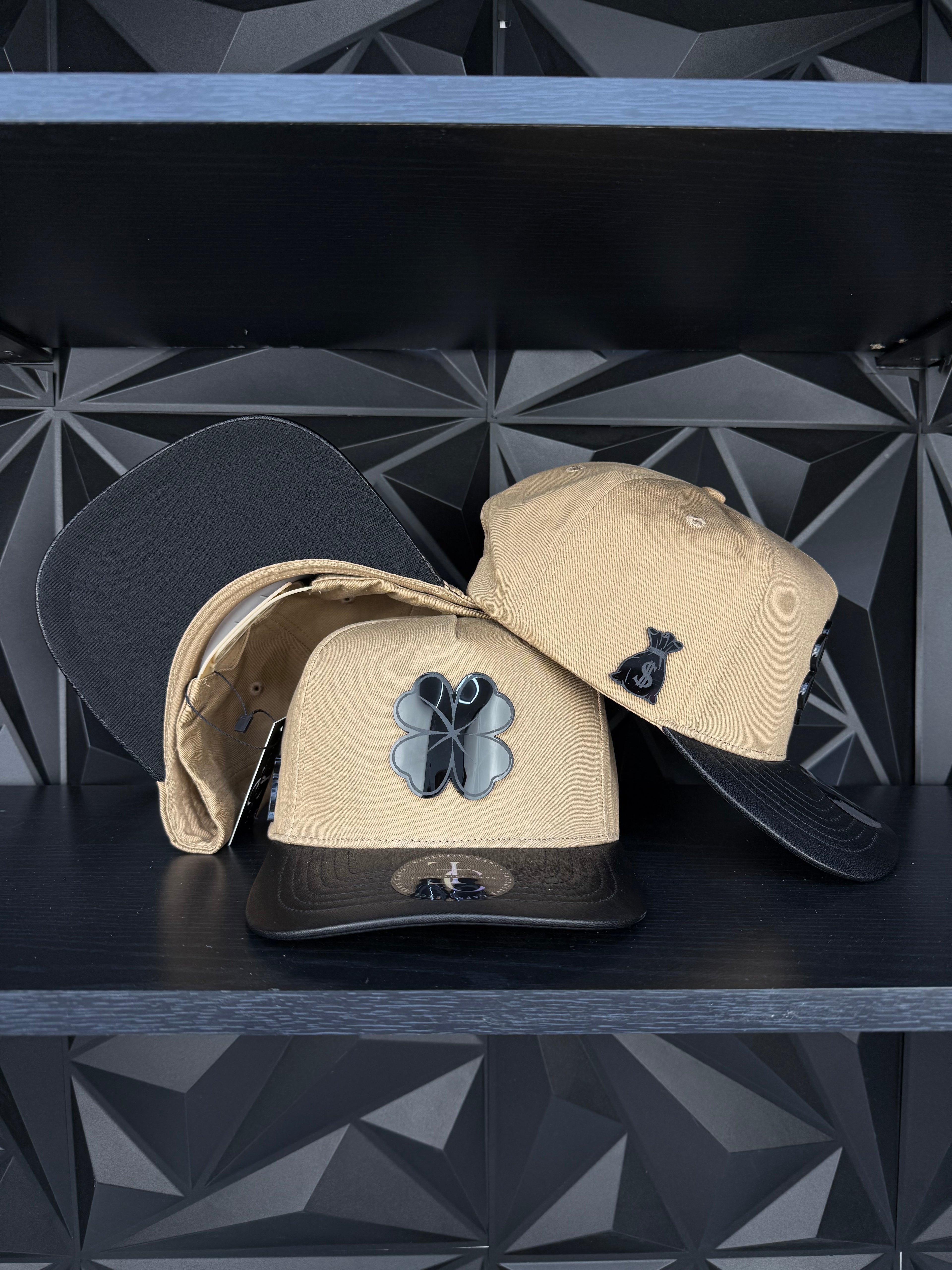 Trébol plate SnapBack hat-khaki /leather