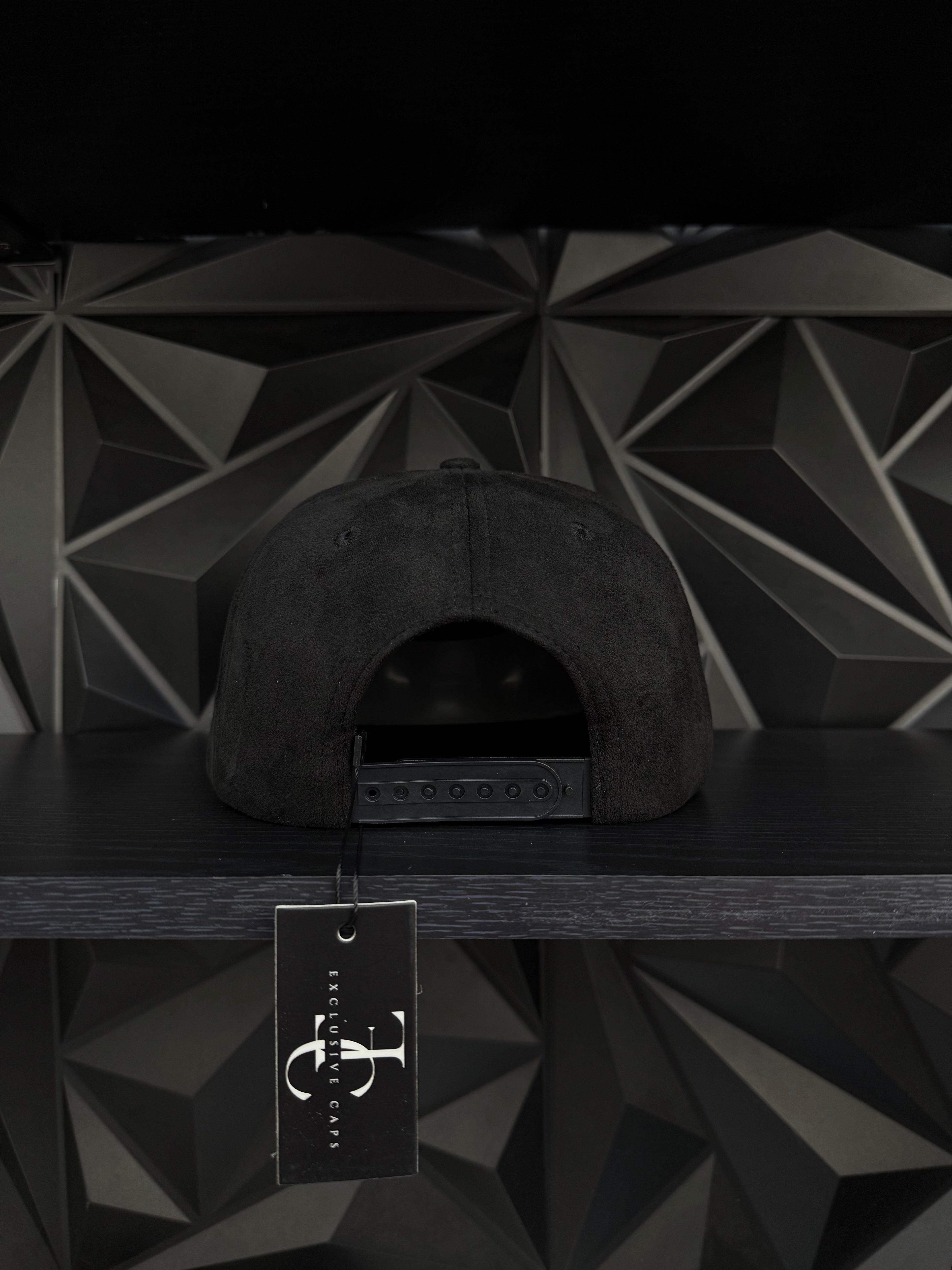 Tlaxcala México SnapBack hat-black/red suede