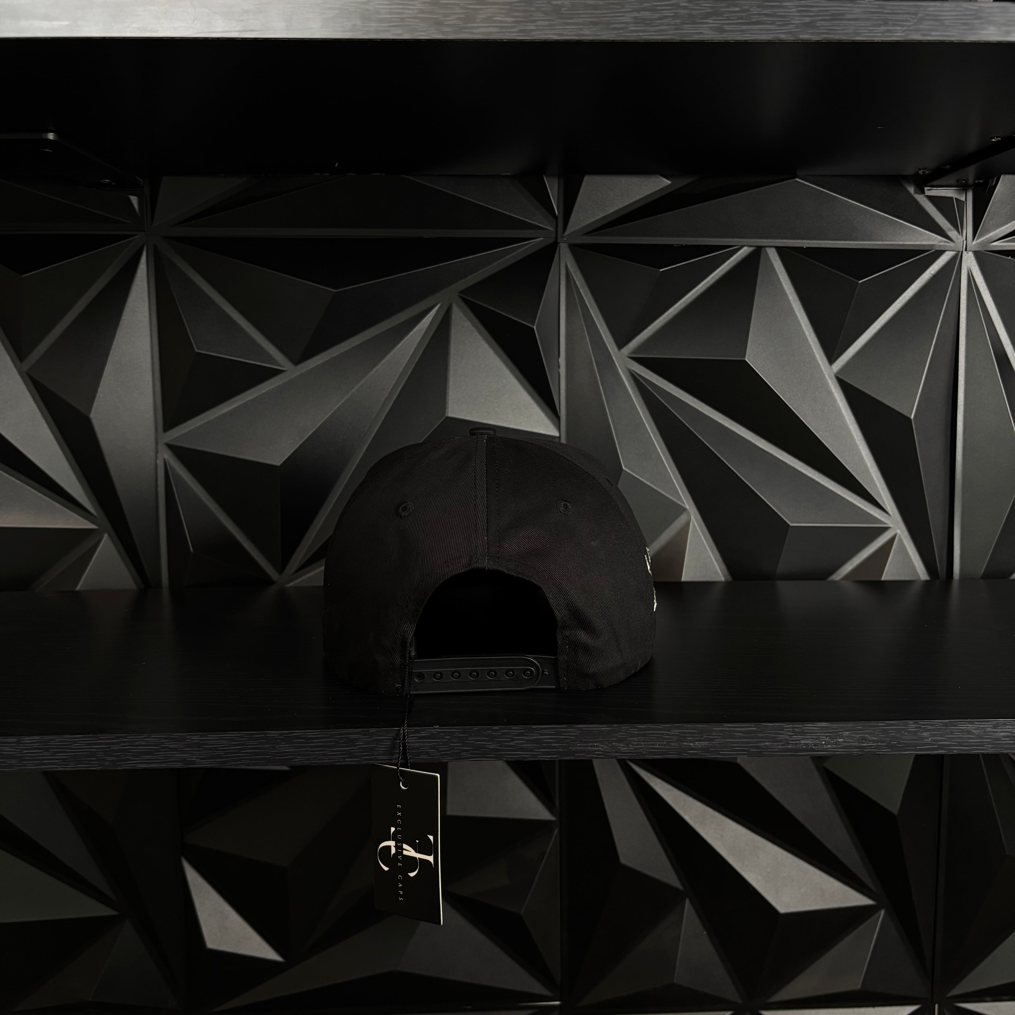 Exclusive Caps La Oveja Negra SnapBack Hat Black/Smooth Leather