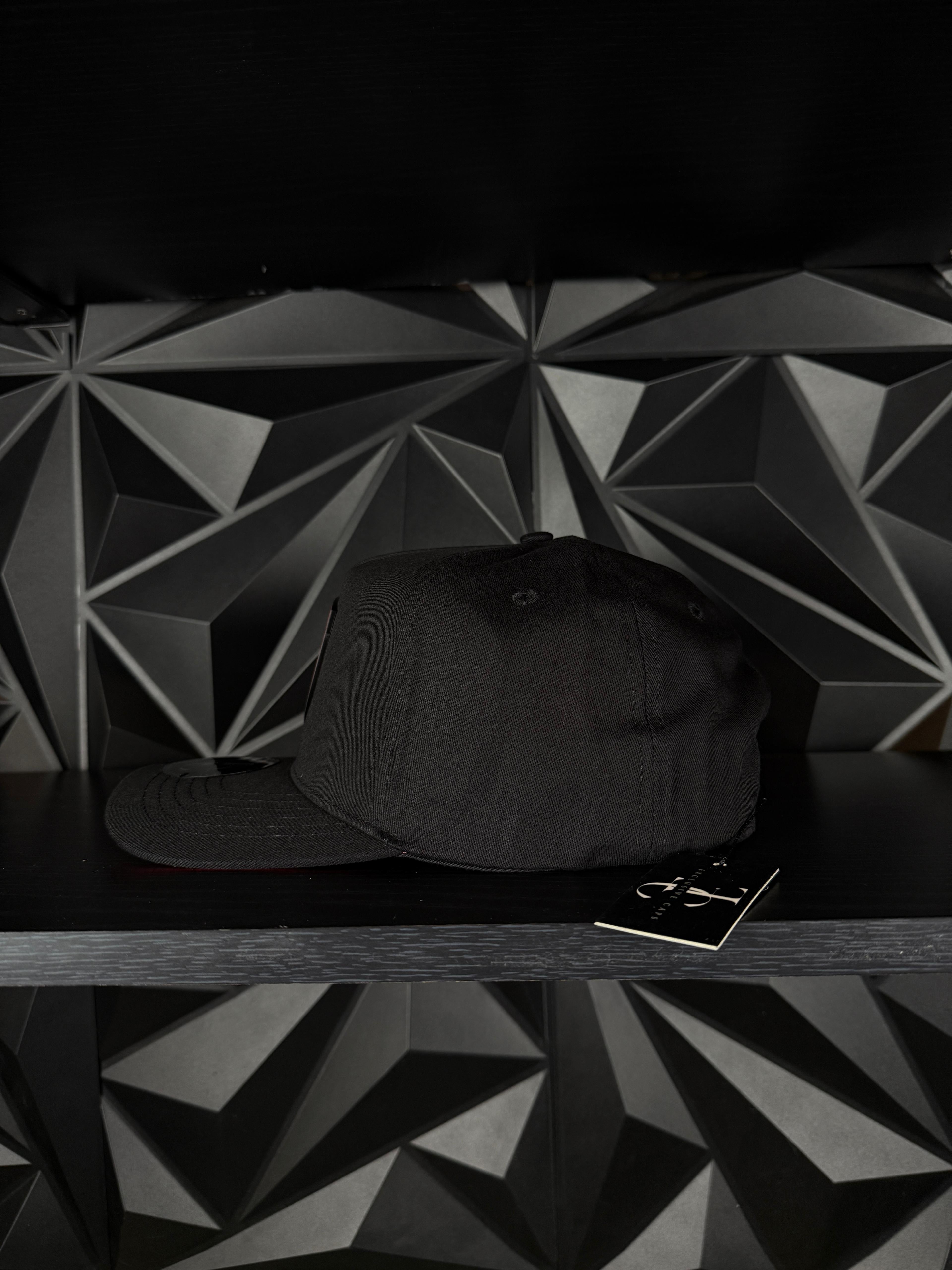 Exclusive caps Escudo de chihuahua SnapBack hat-Black/Red Cotton