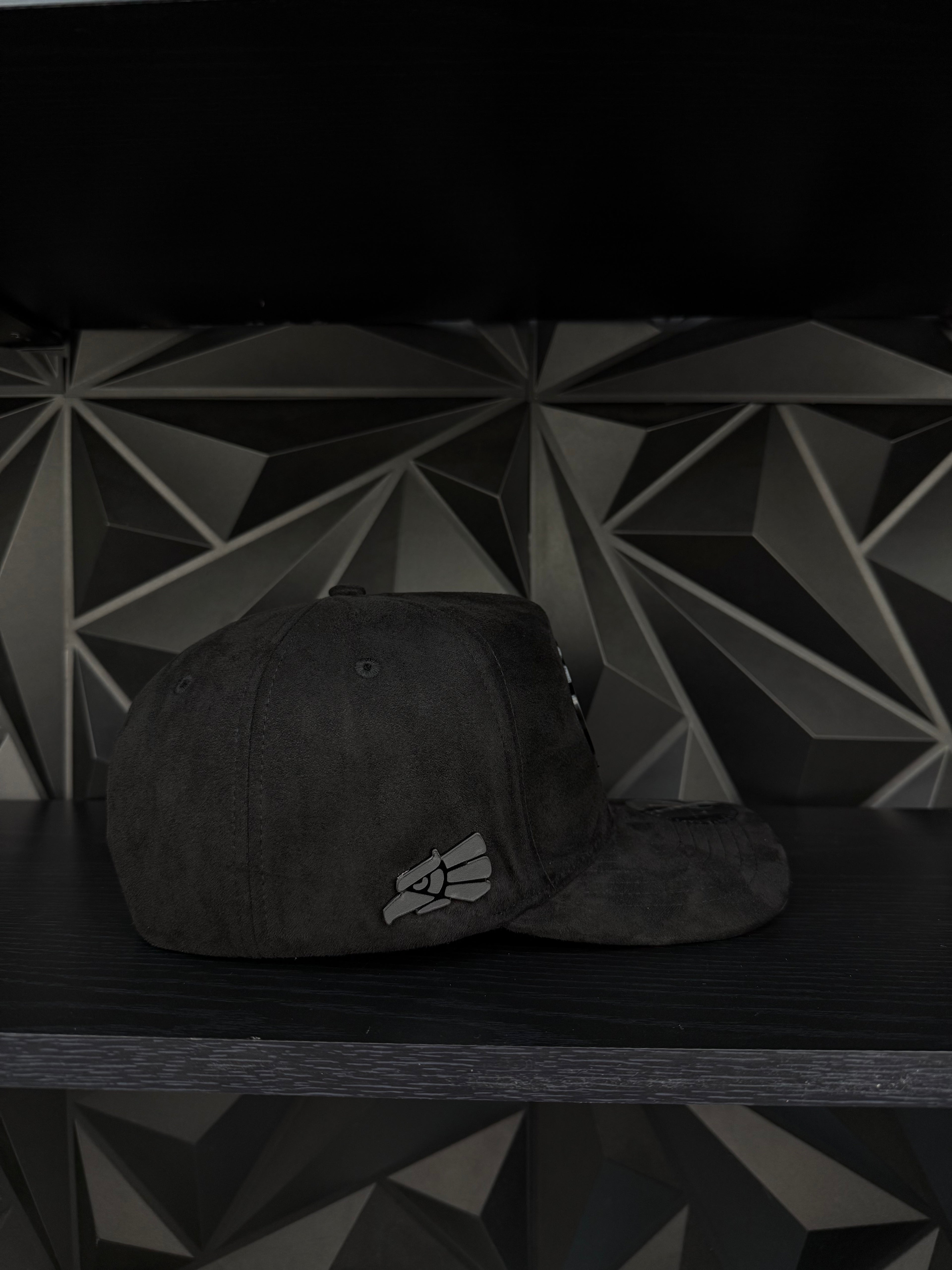 CDMX México SnapBack hat-black/red suede