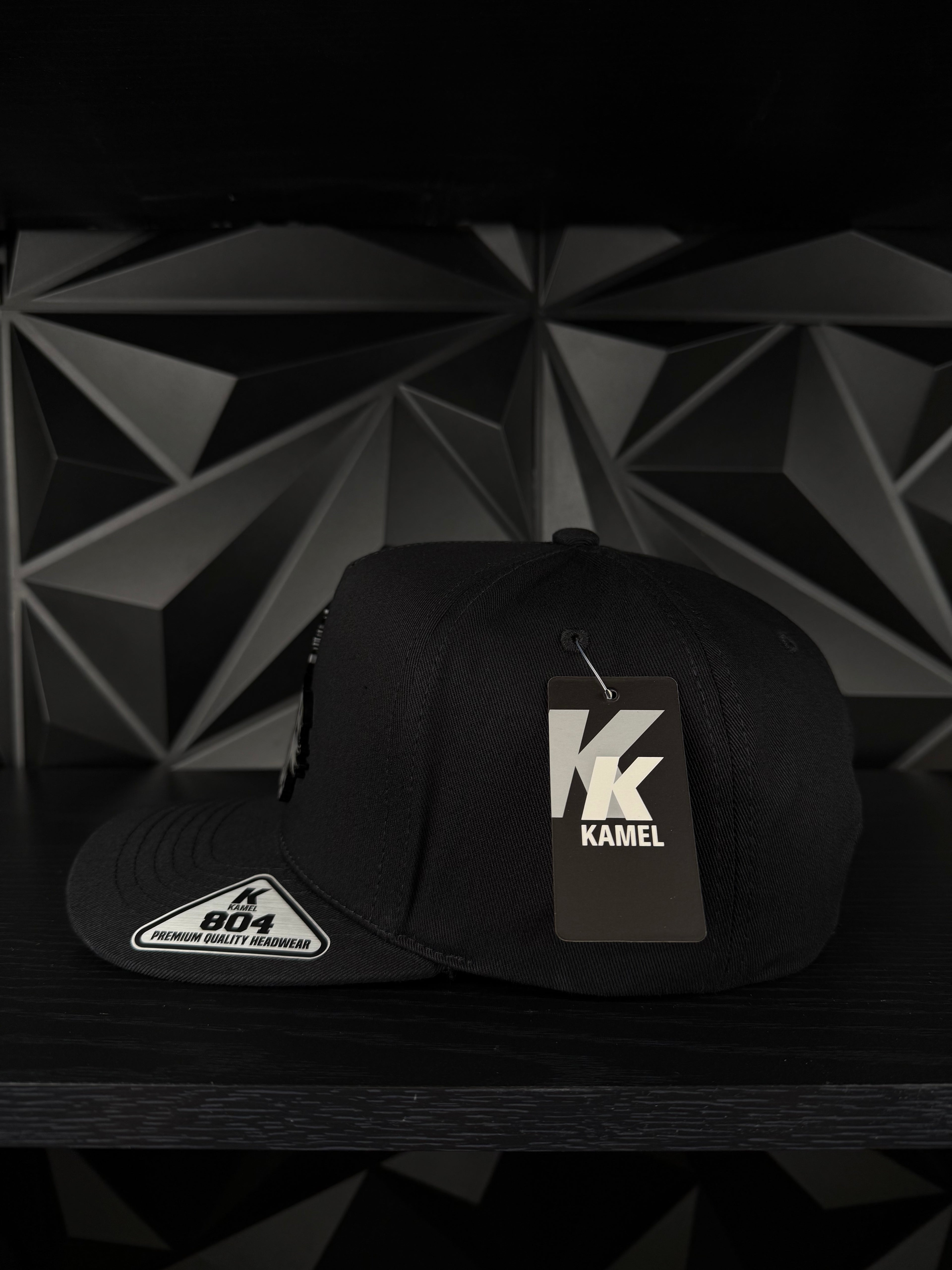 Caballo plate SnapBack hat-black
