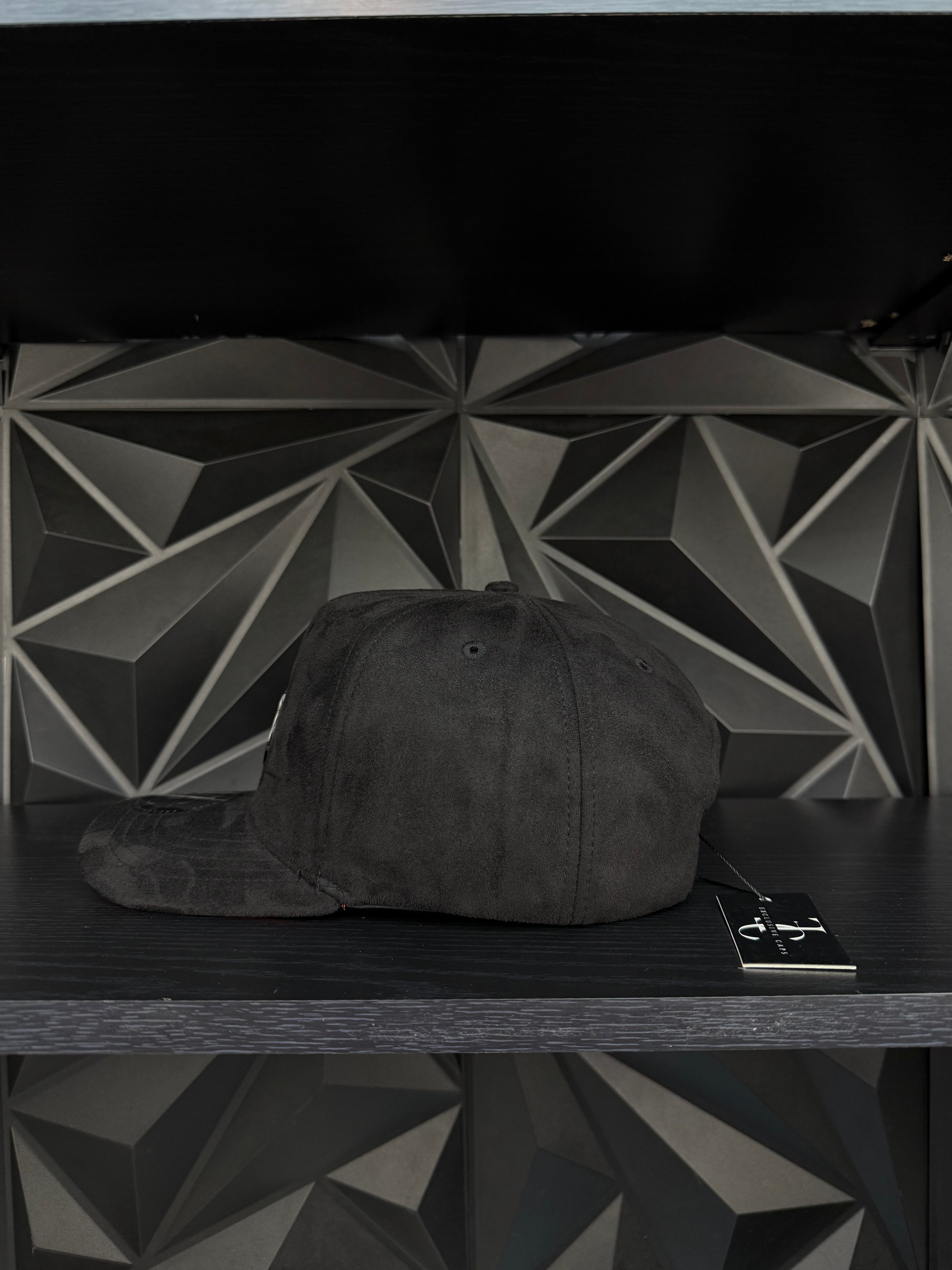 CDMX México SnapBack hat-black/red suede