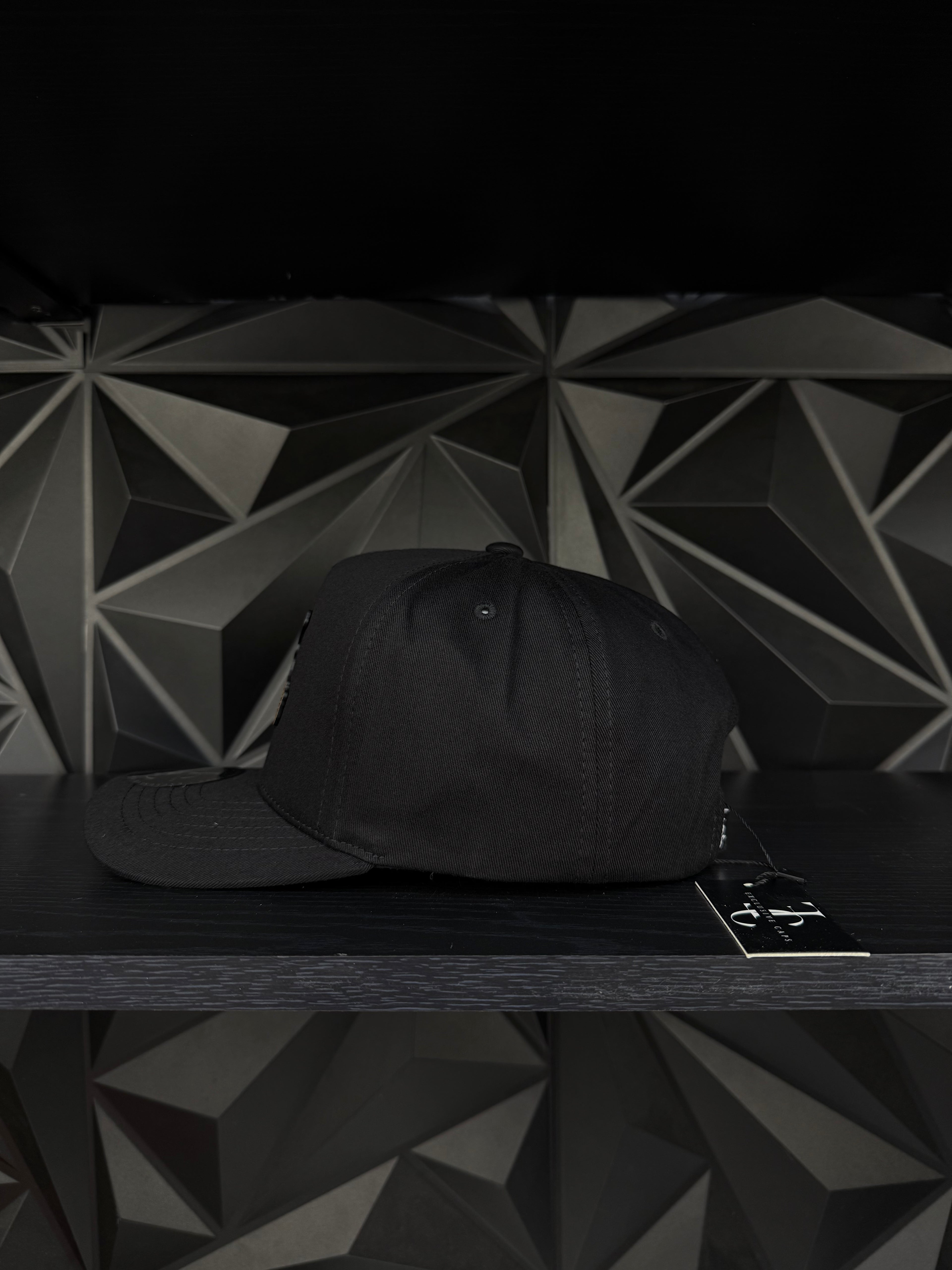 Chalino SnapBack hat-black