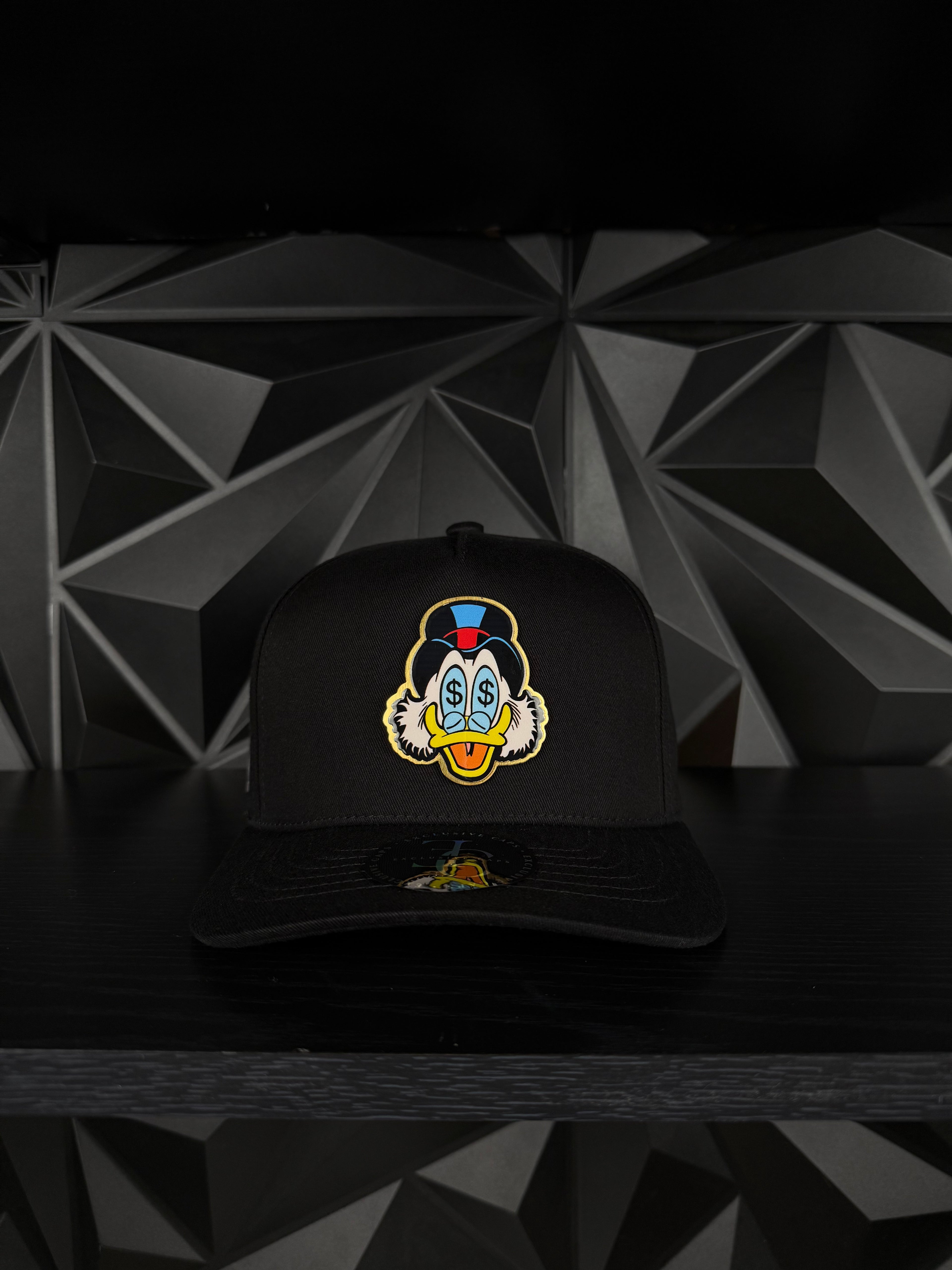 Tío rico SnapBack hat-black