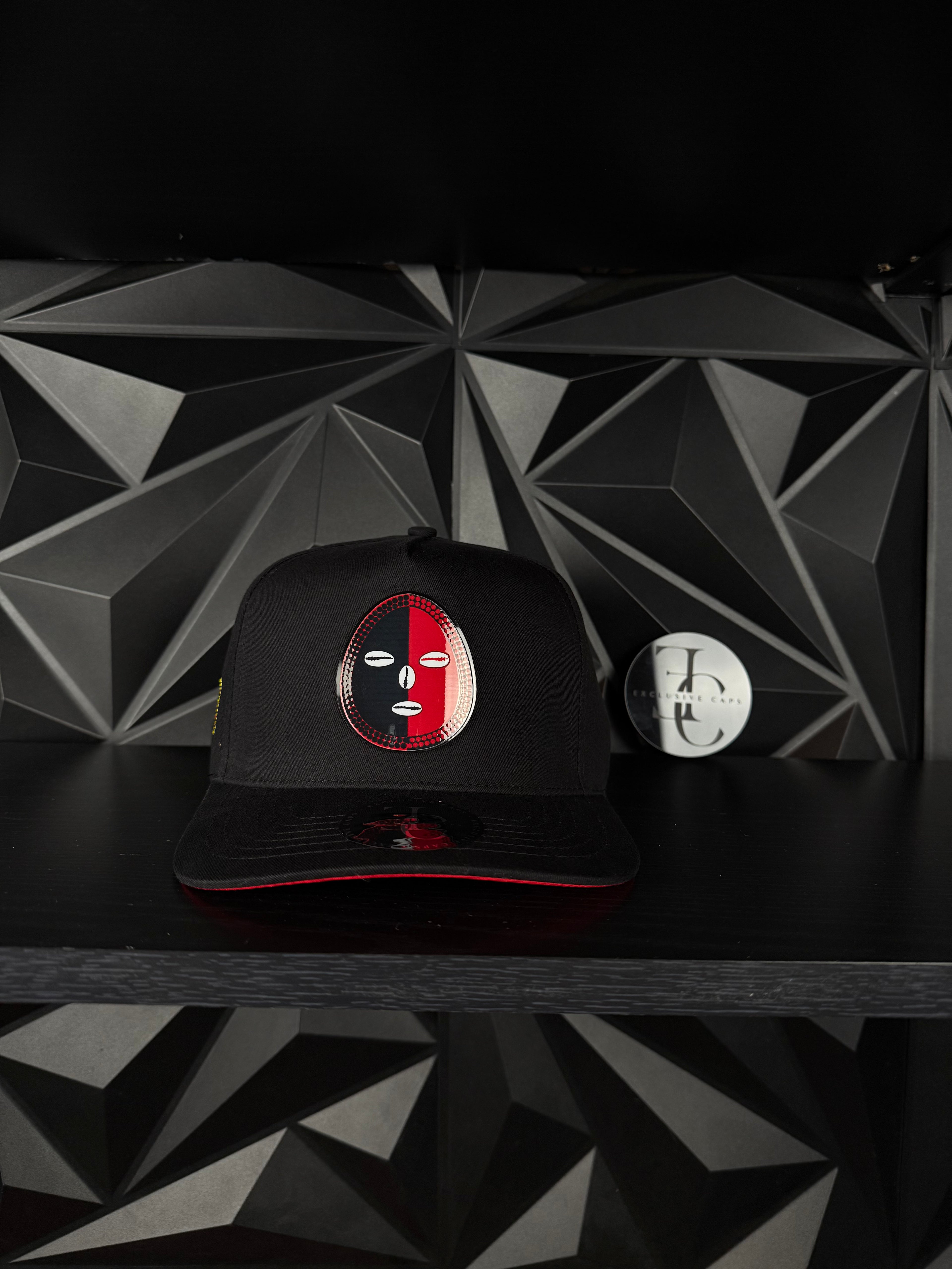 Exclusive caps Elegua snapback hat- black/red