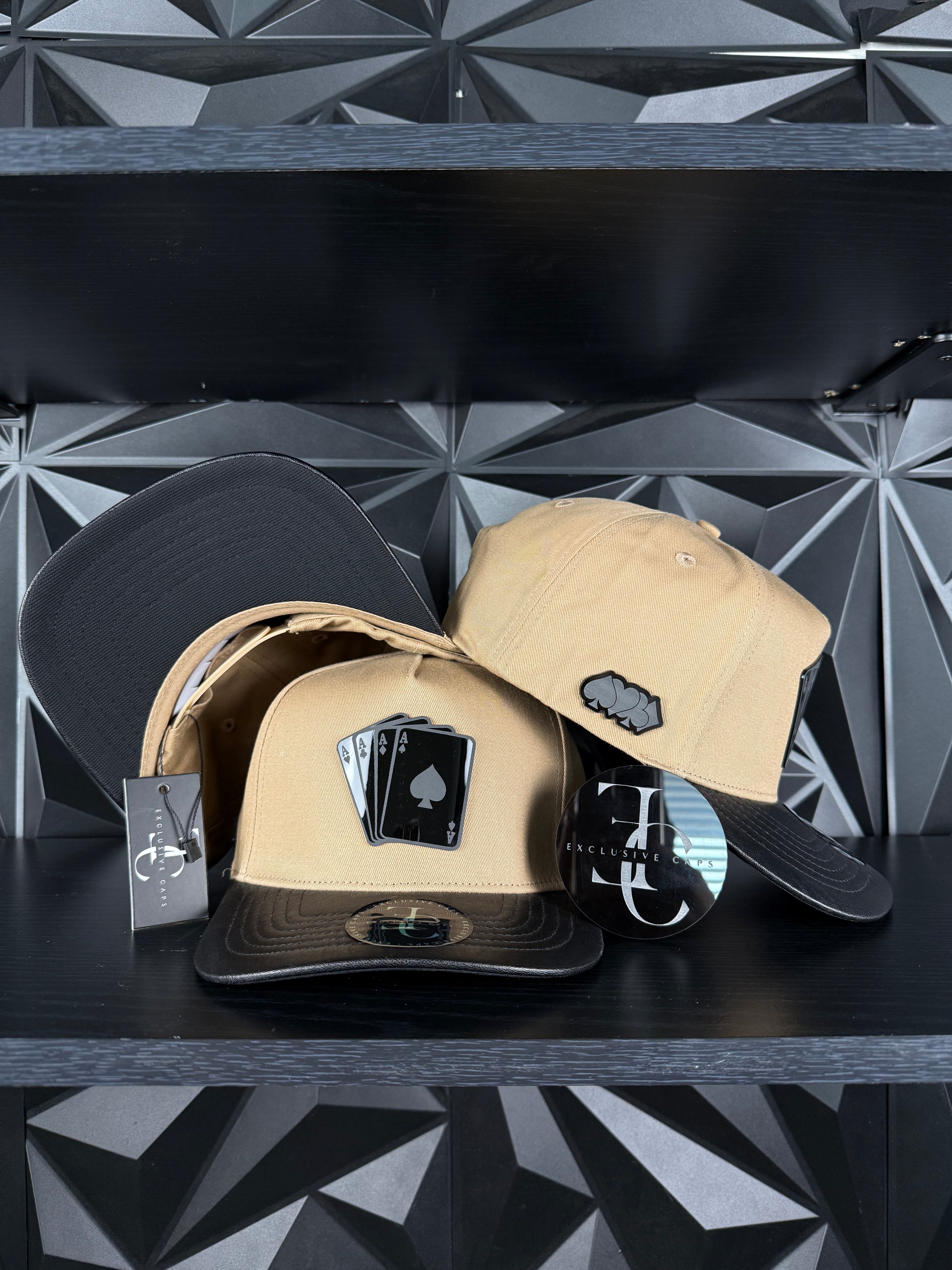 Exclusive caps poker SnapBack hat-white/leather brim