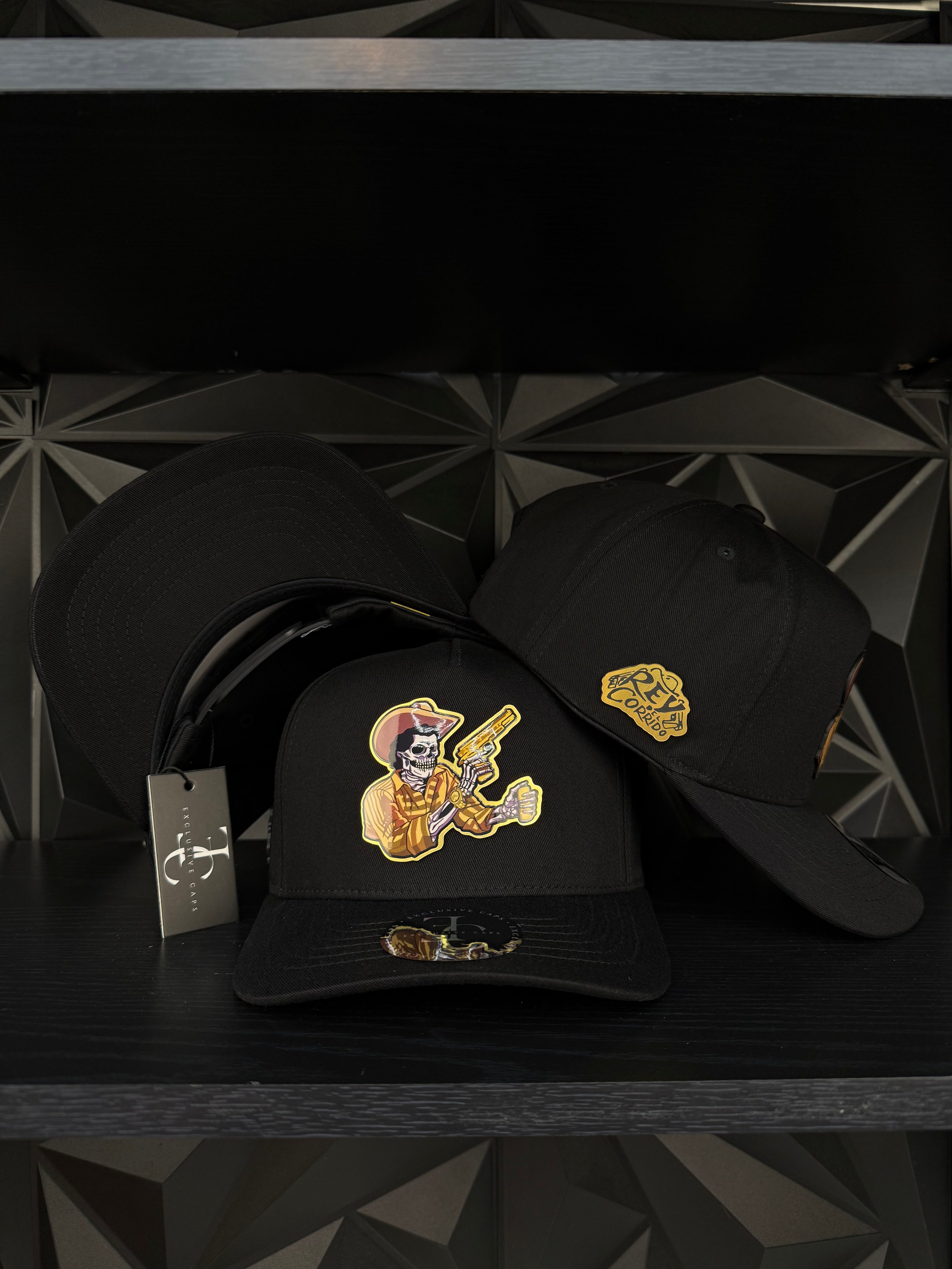 Chalino SnapBack hat-black