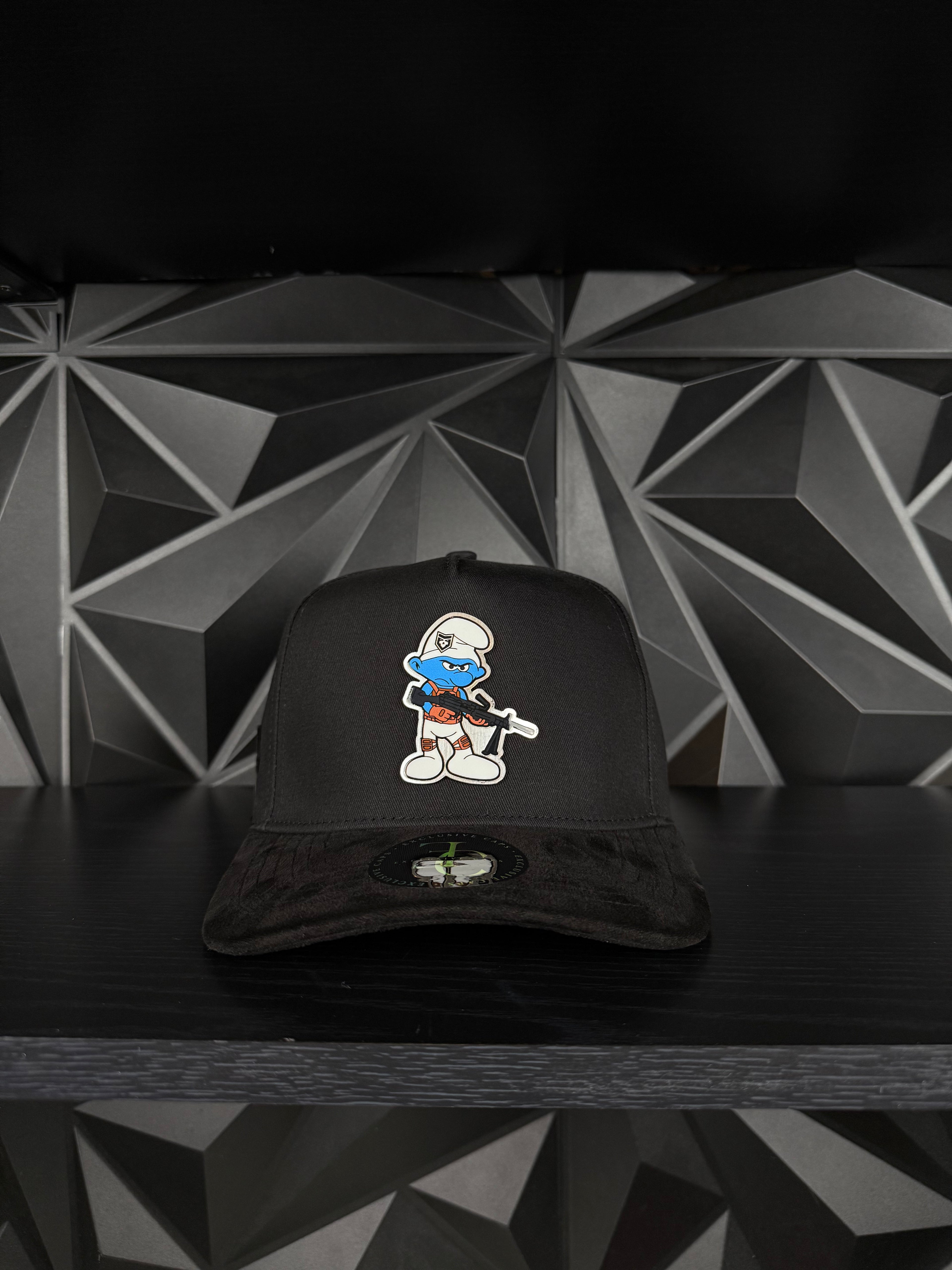 Pitufo SnapBack hat-black suede visor