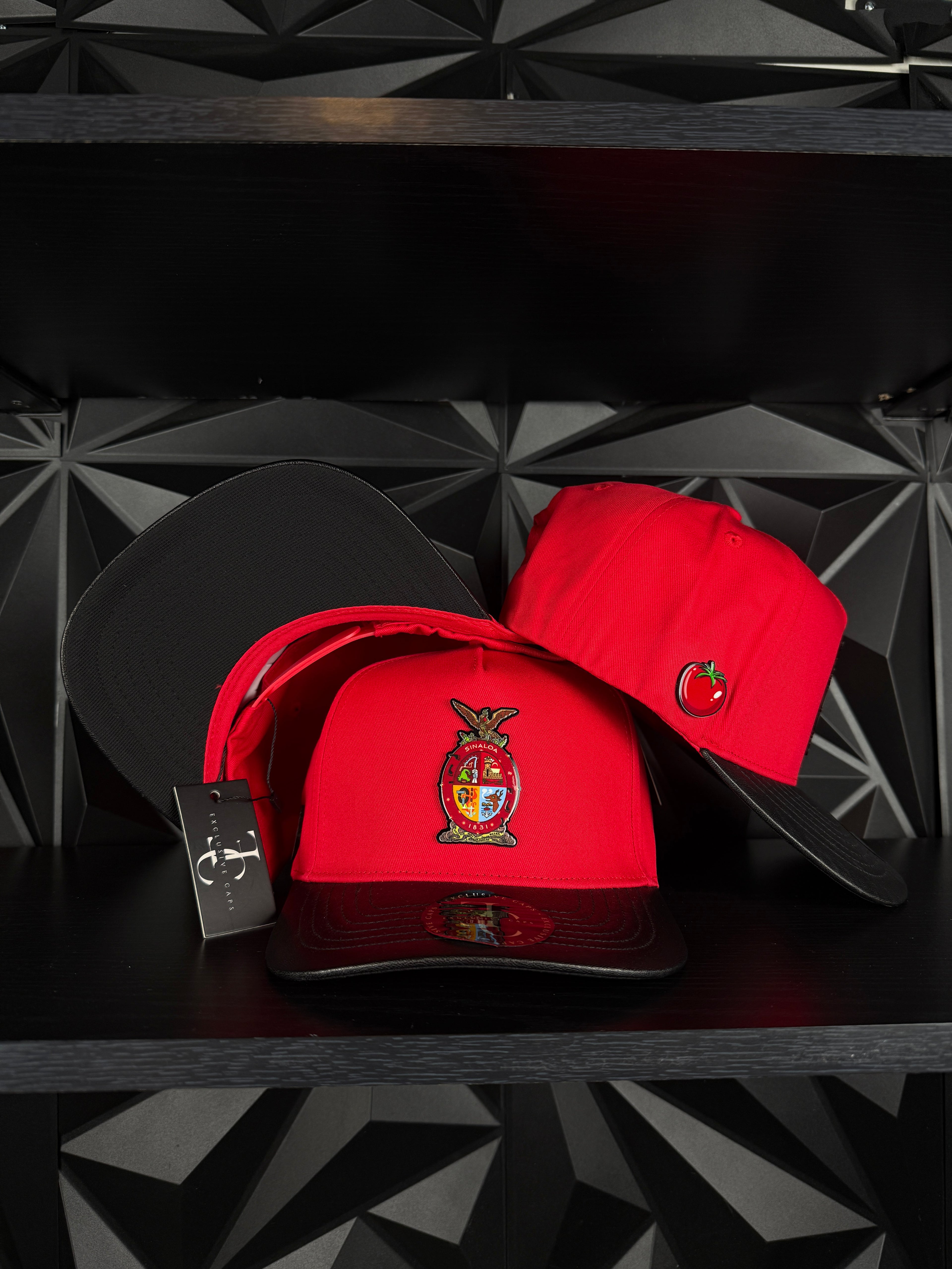 Exclusive caps escudo de Sinaloa SnapBack hat-Red/Black leather brim