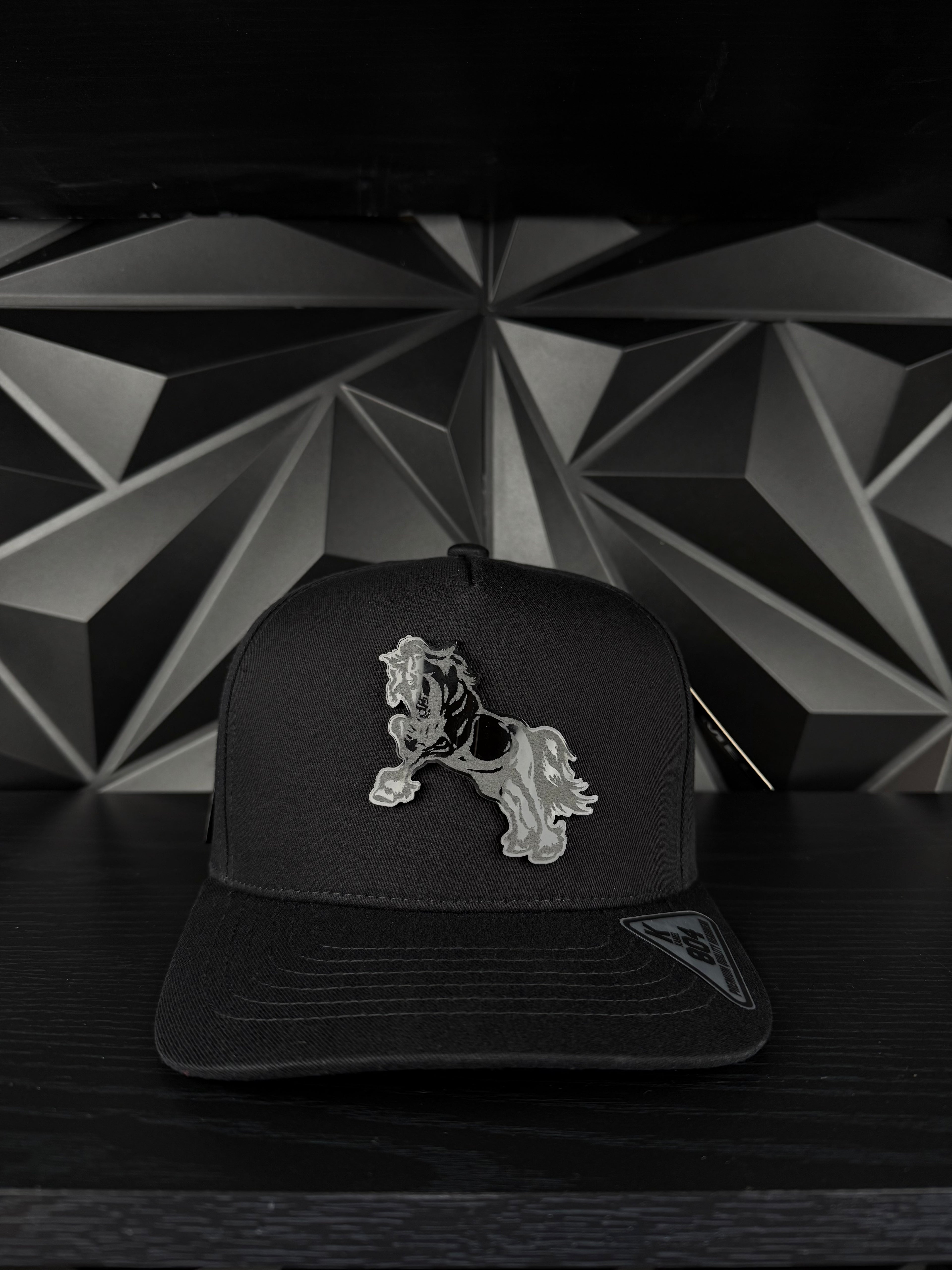 Caballo plate SnapBack hat-black
