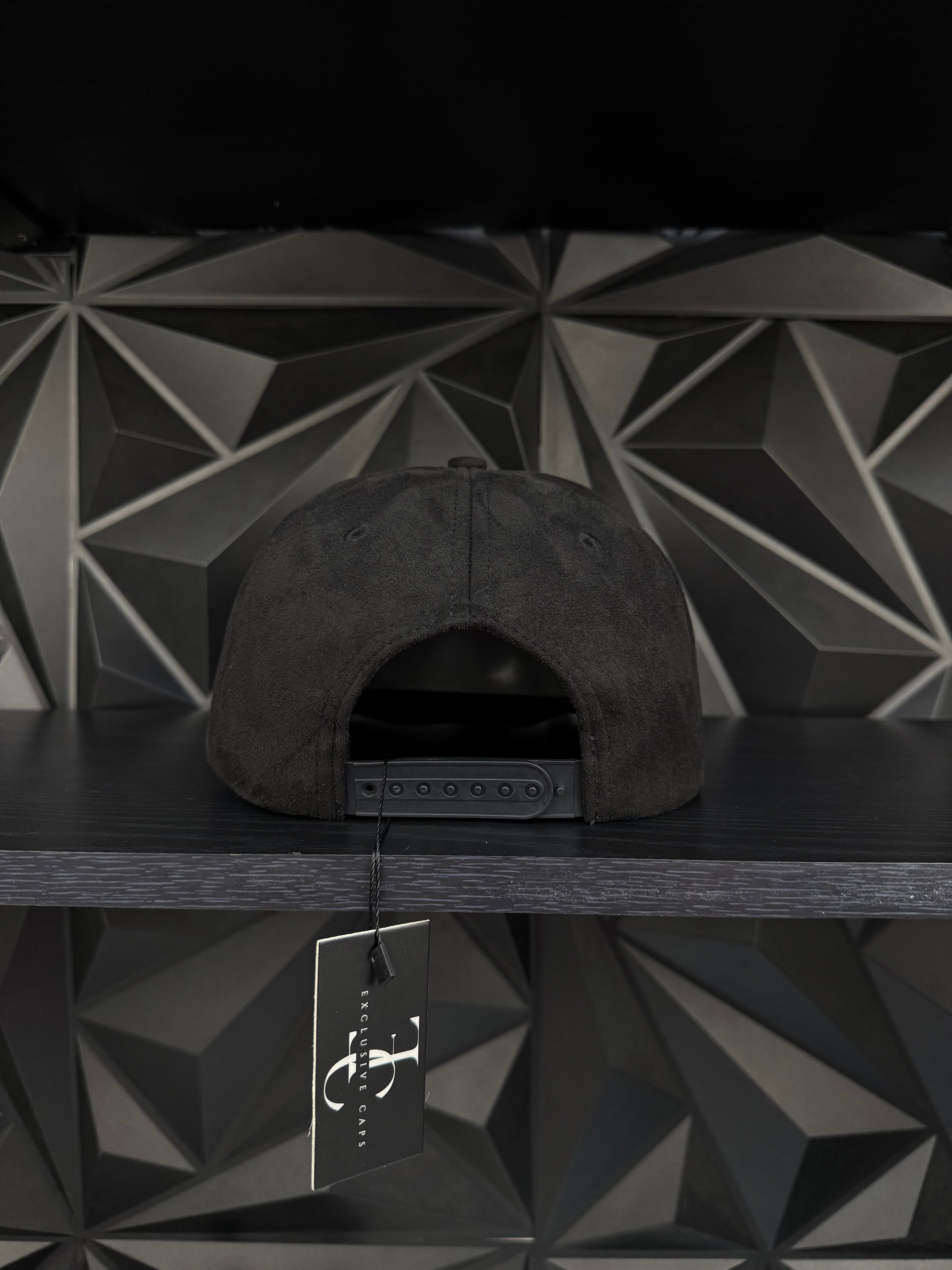 Chihuahua México SnapBack hat-black/red suede