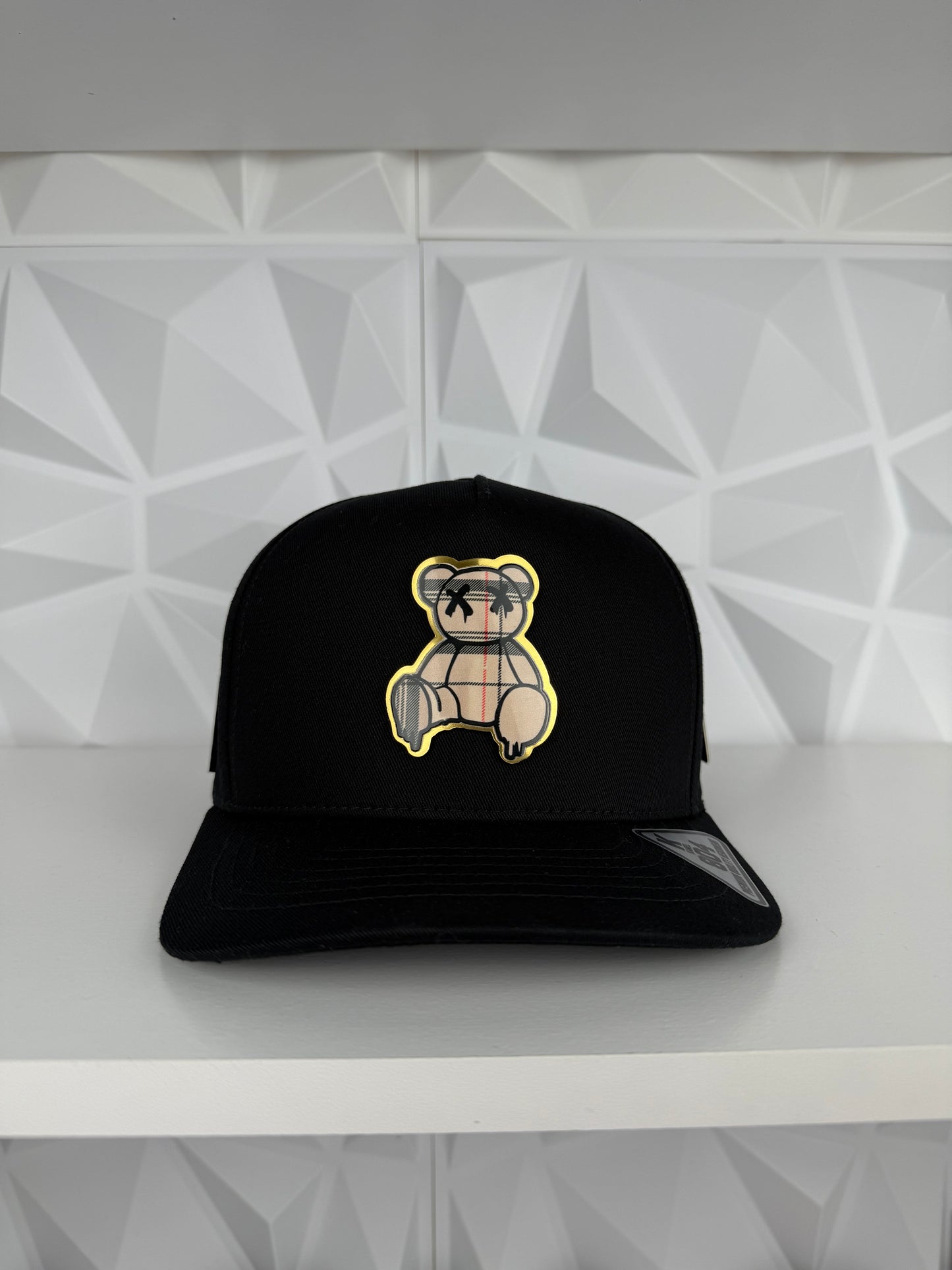 Osito Placa SnapBack Gorra- Negra