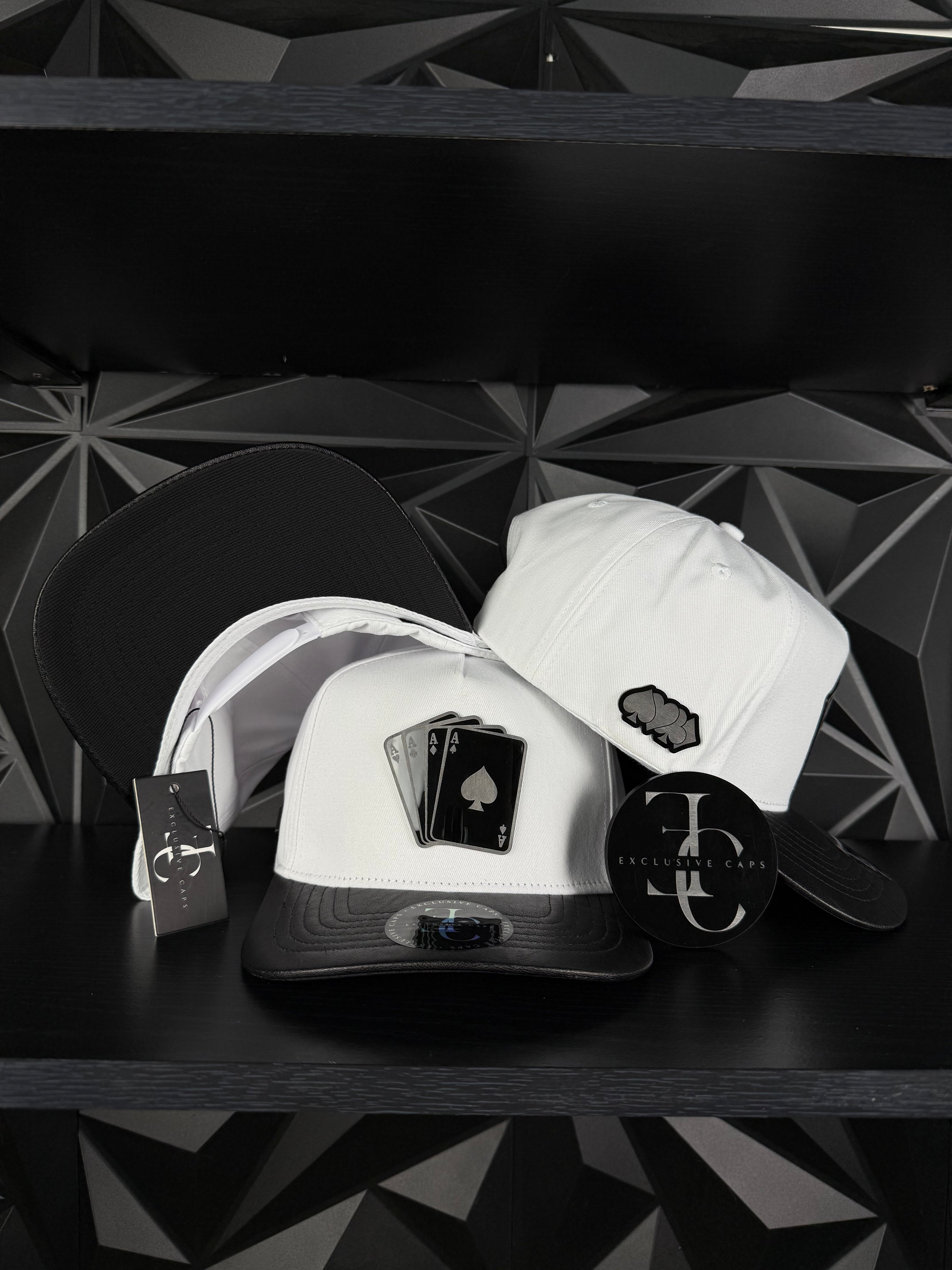 Exclusive caps poker SnapBack hat-white/leather brim