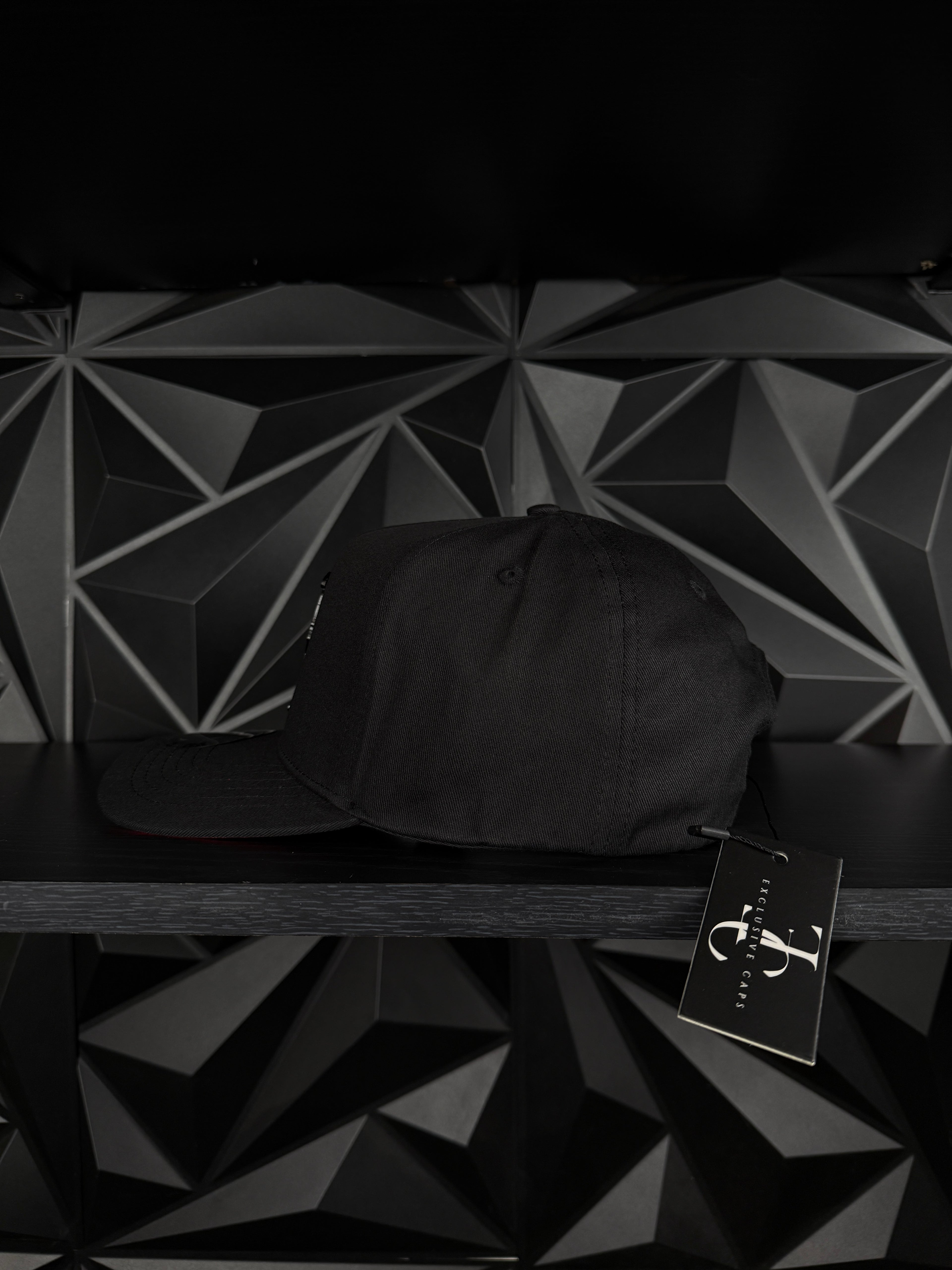 Exclusive Caps Estado de Michoacán SnapBack hat-black/red