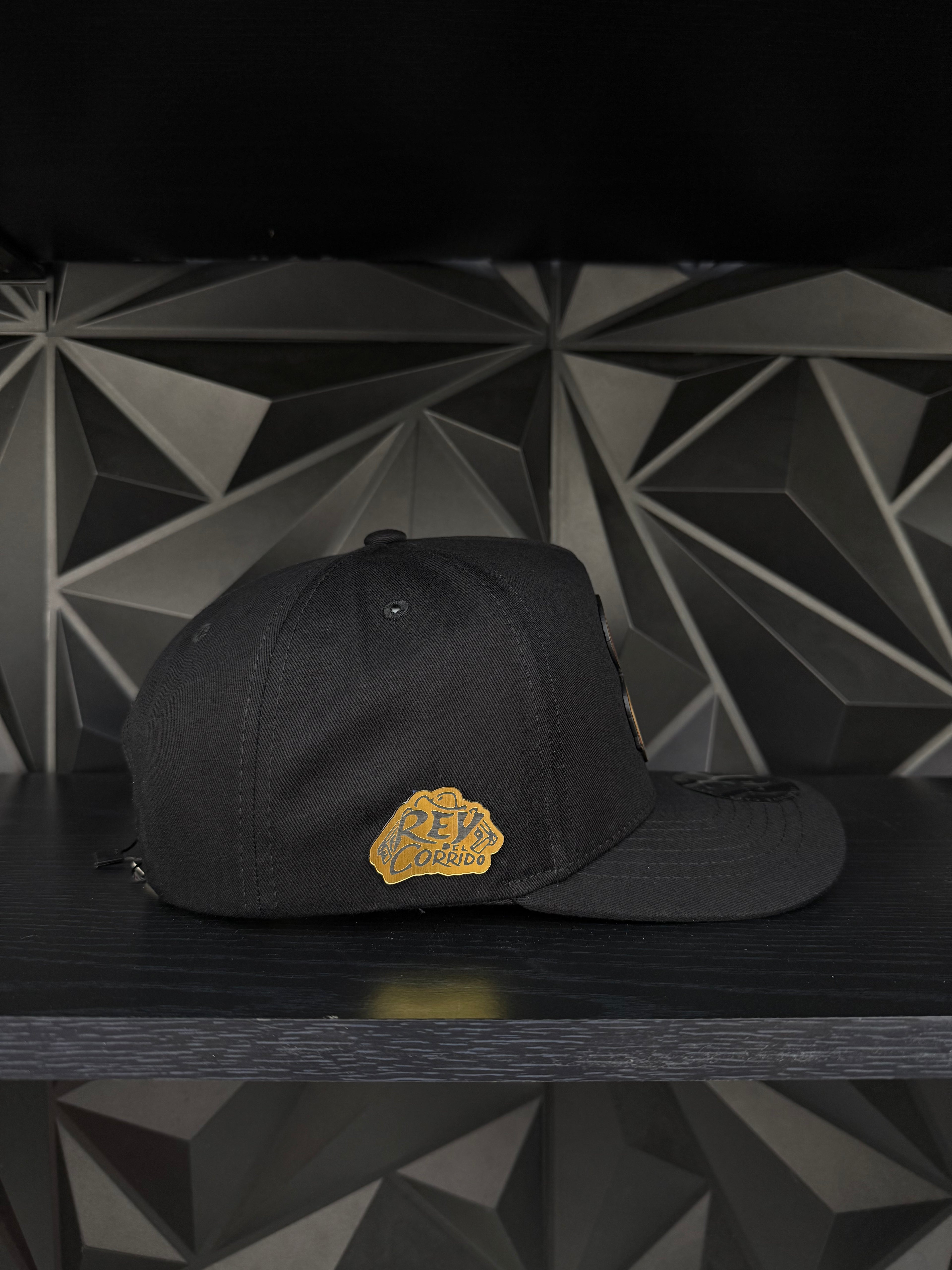 Chalino SnapBack hat-black