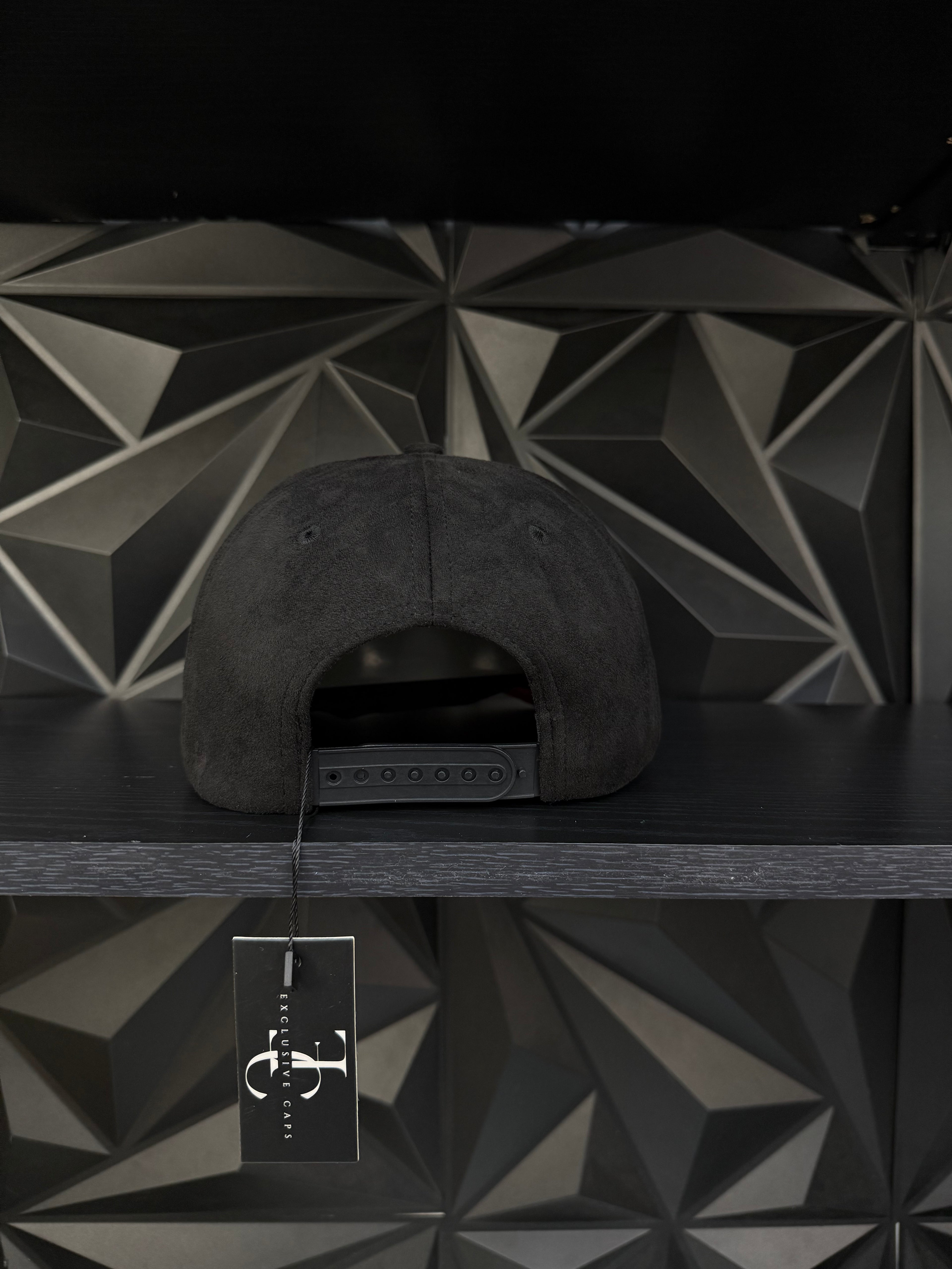 Campeche México SnapBack hat-black/red suede