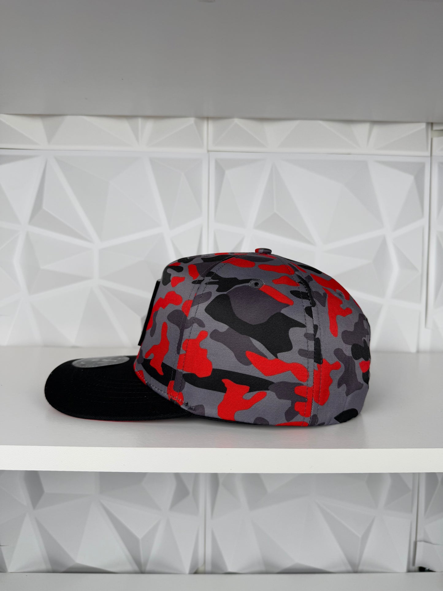 Backpack boyz SnapBack hat-burgundy camo