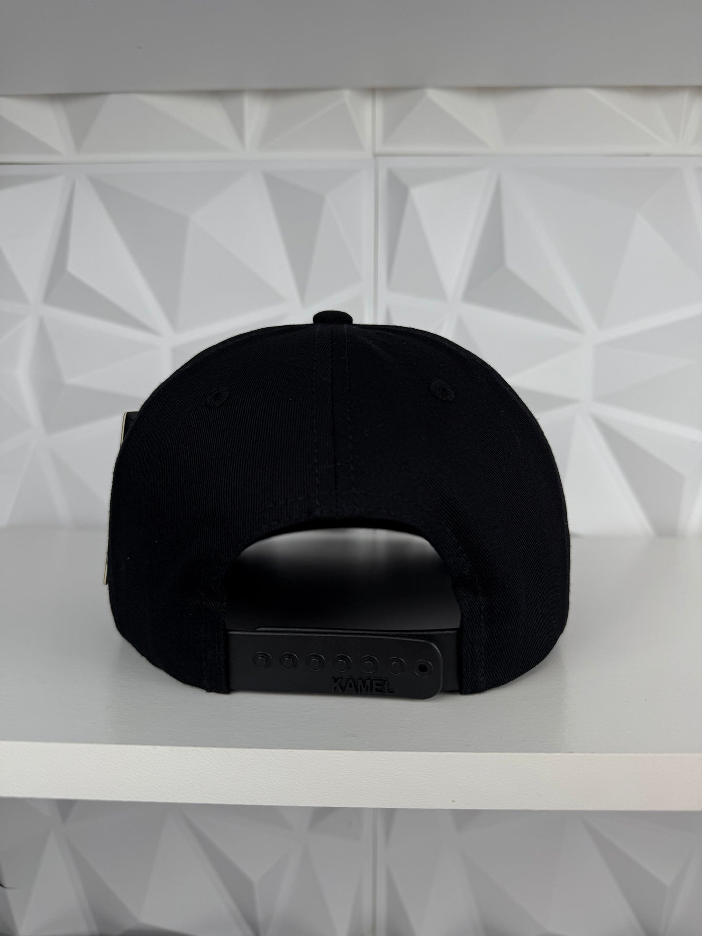 Osito Placa SnapBack Gorra- Negra