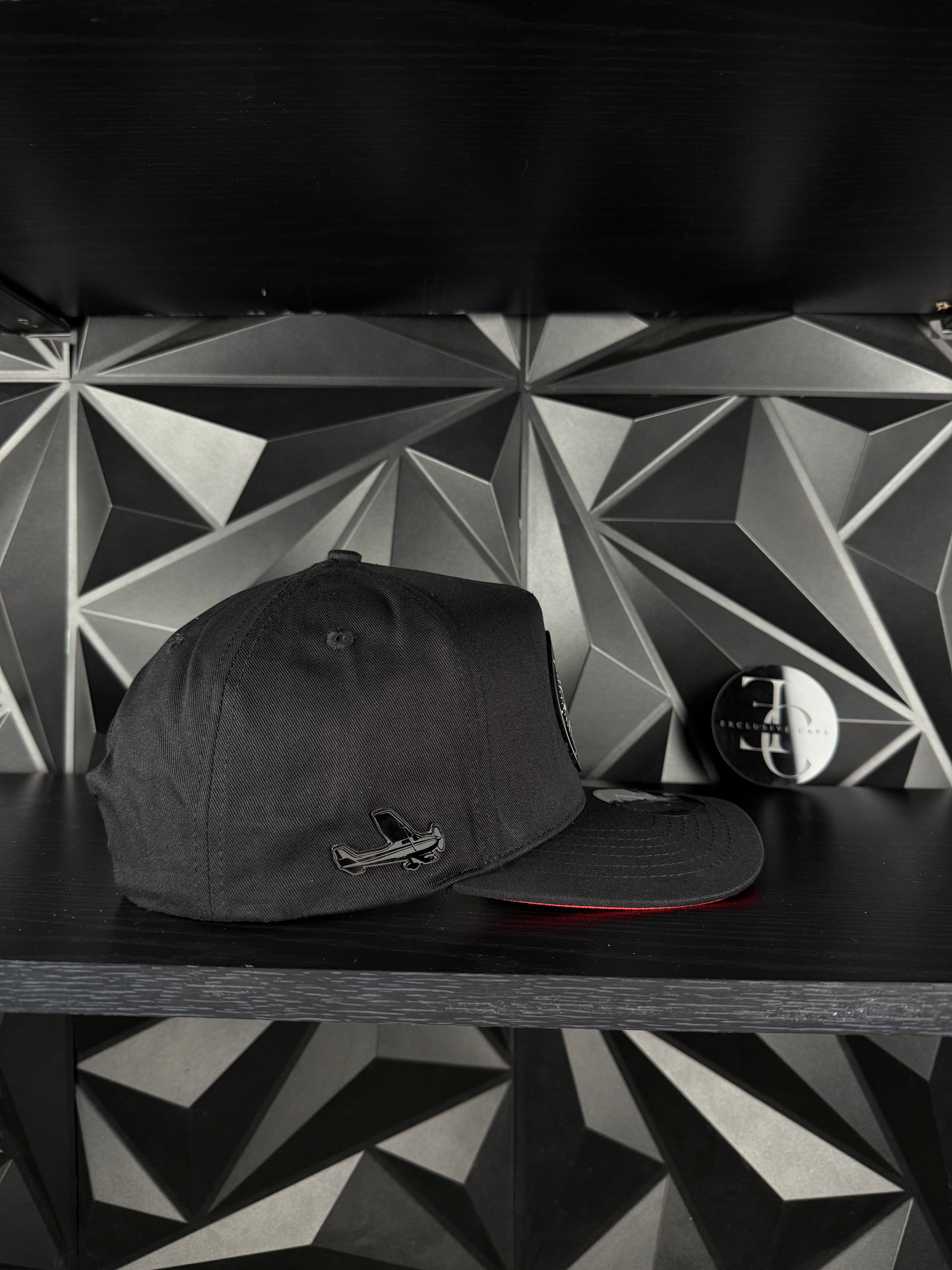 Exclusive caps compass jet SnapBack hat-black/red