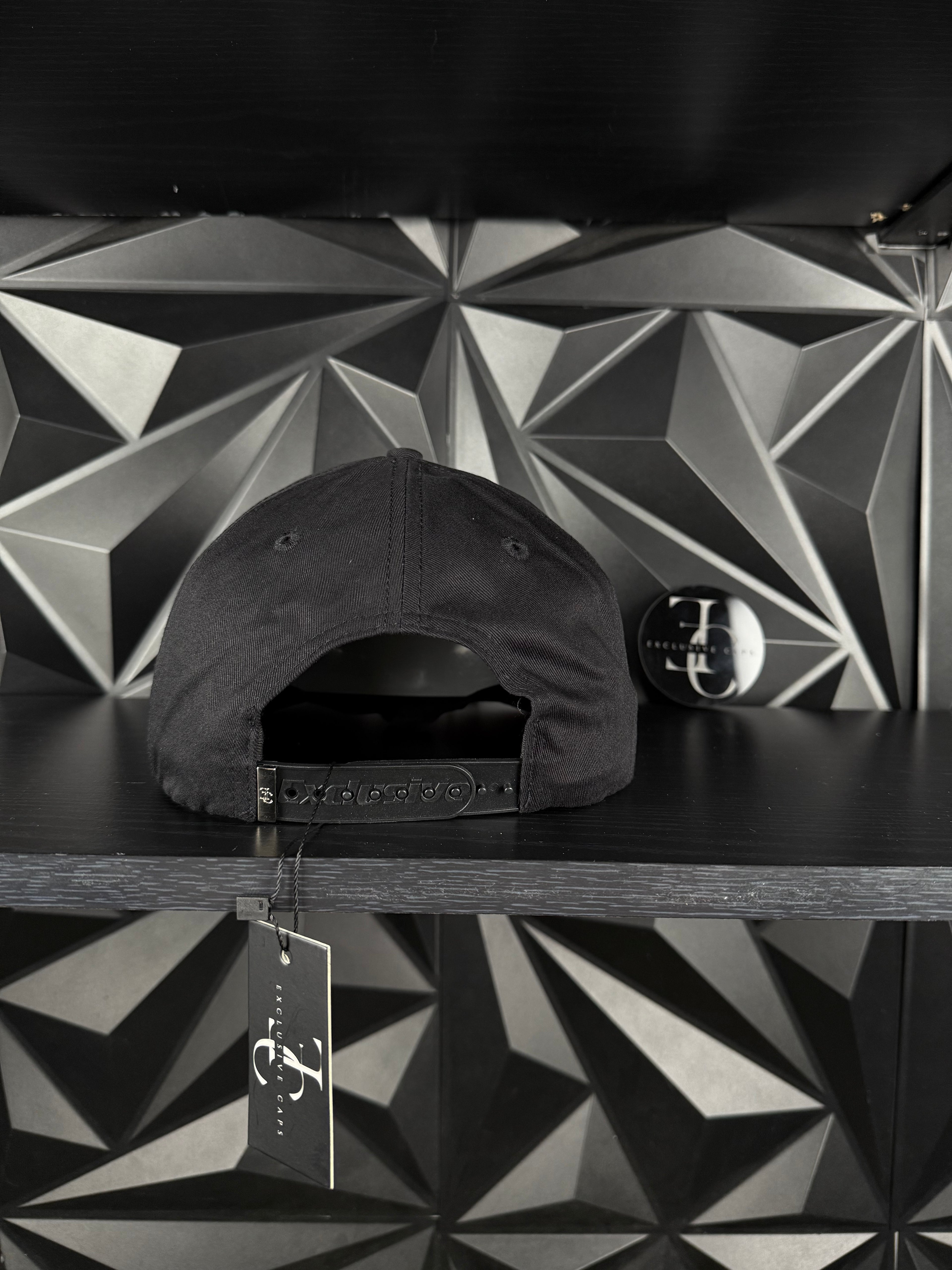 Exclusive Caps gallo Colorado SnapBack hat-black/red