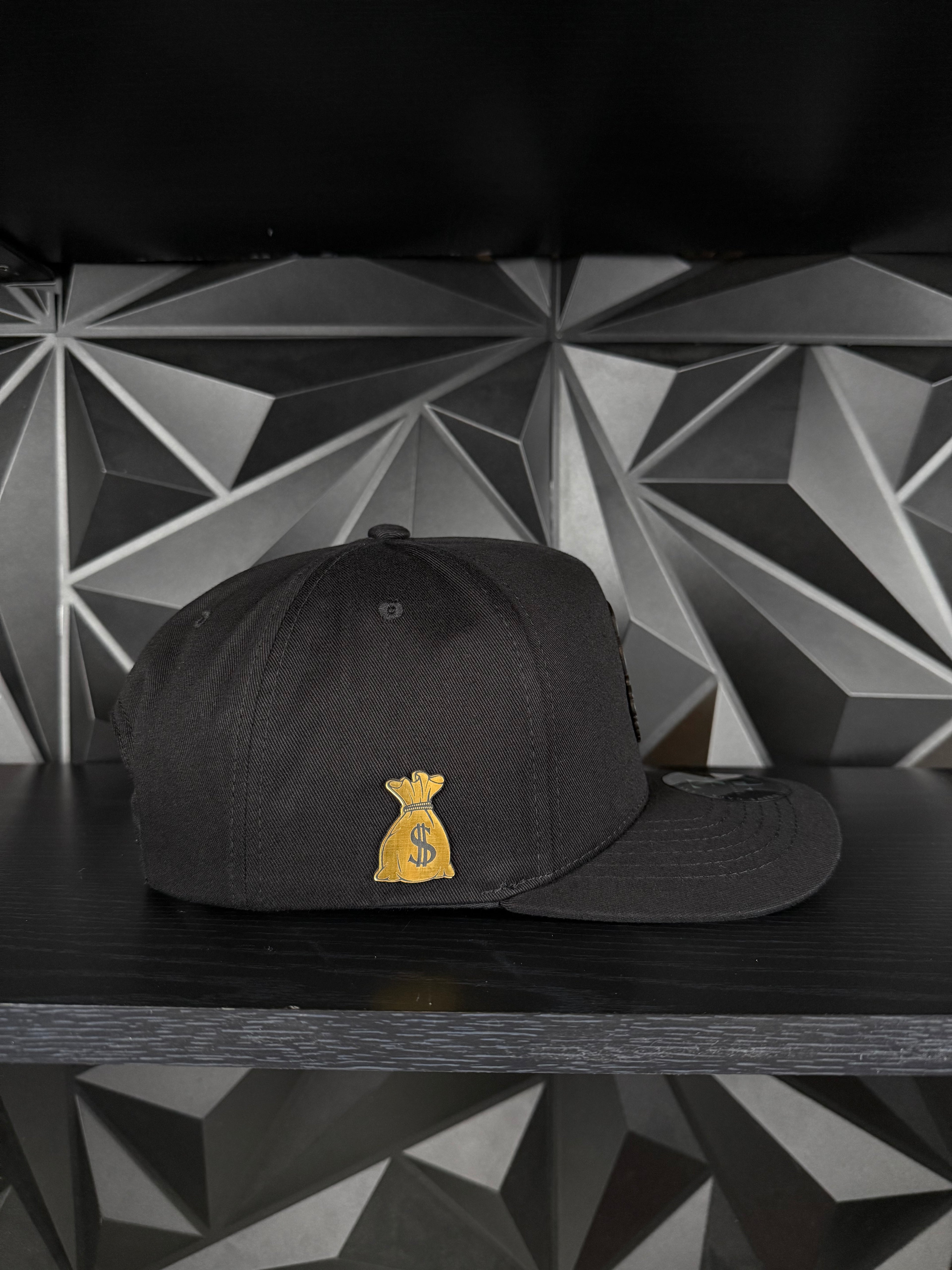 Tío rico SnapBack hat-black