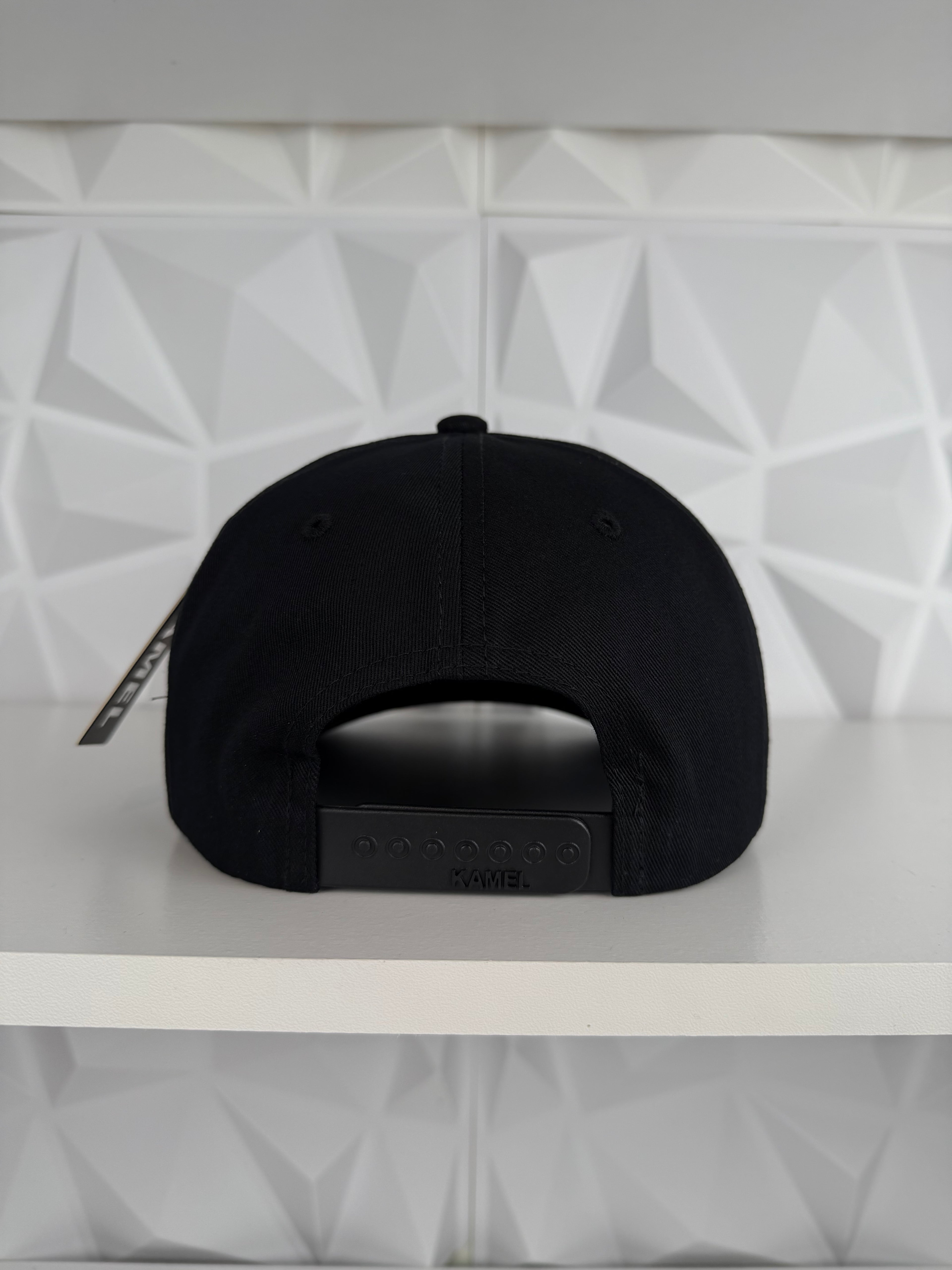 Trébol Placa SnapBack Gorra- Negra