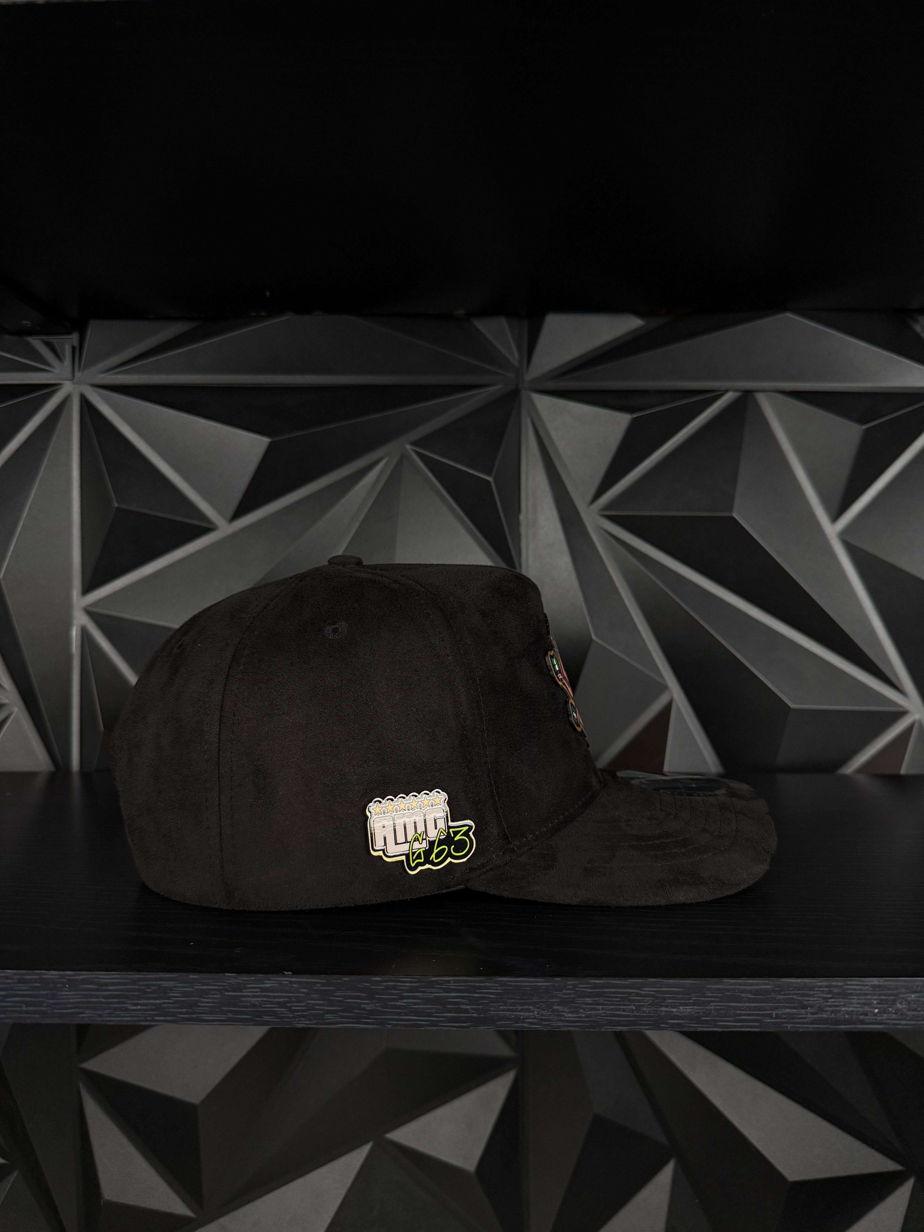 Paca de billetes SnapBack hat-black Suede