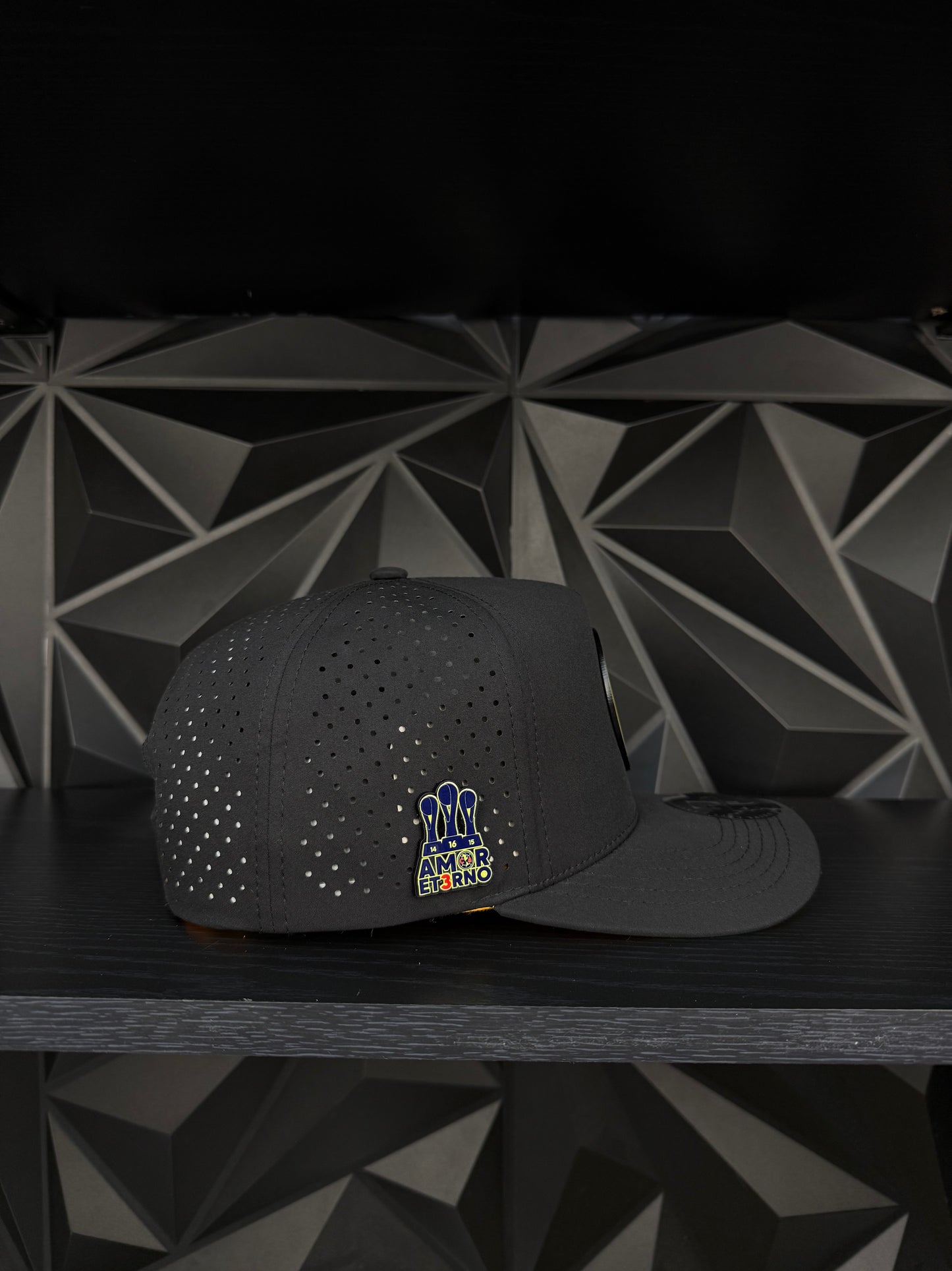 América SnapBack hat-black/yellow Hydro Color Plate