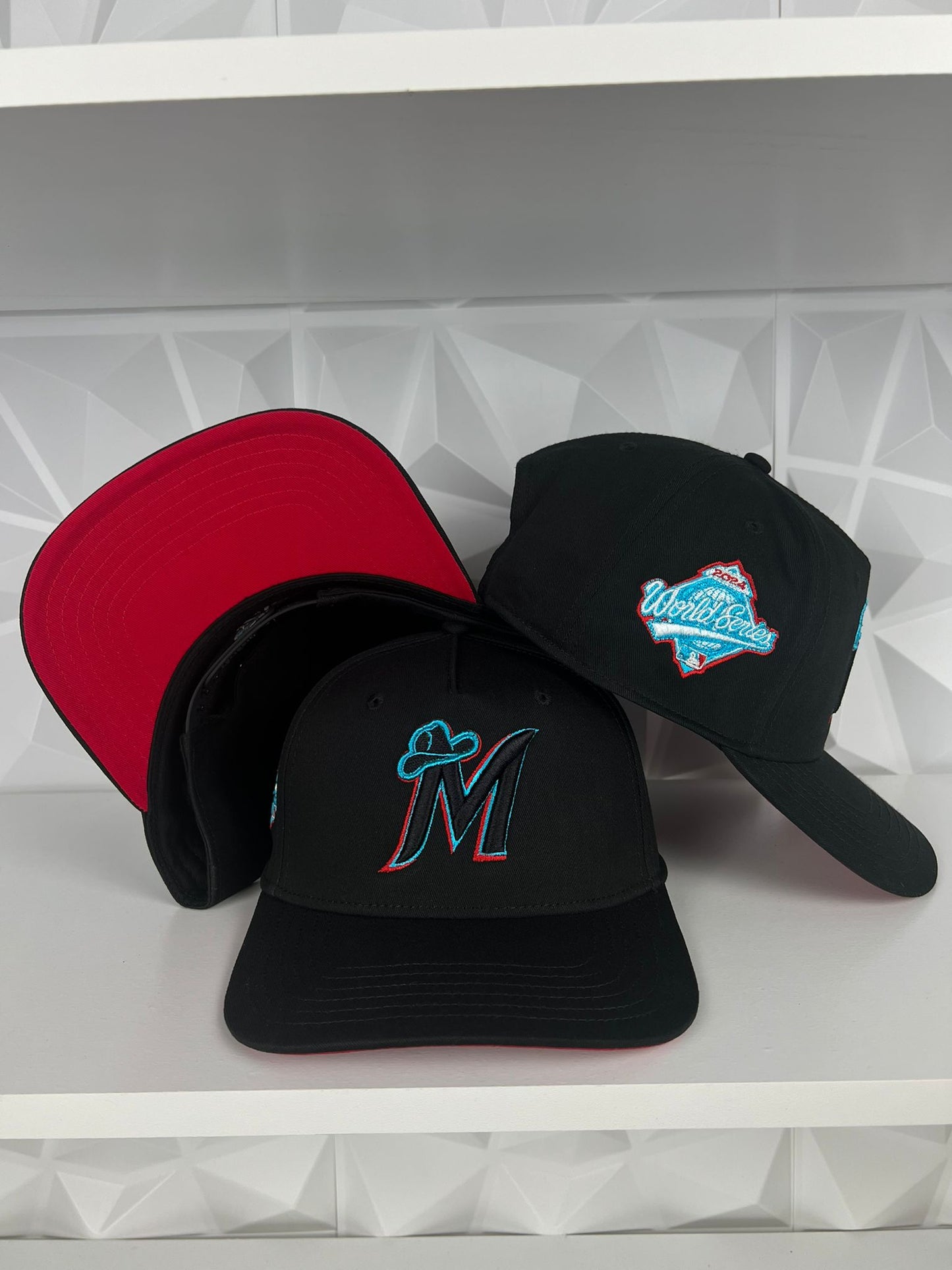 Sombreriza SnapBack gorra- negra/ roja