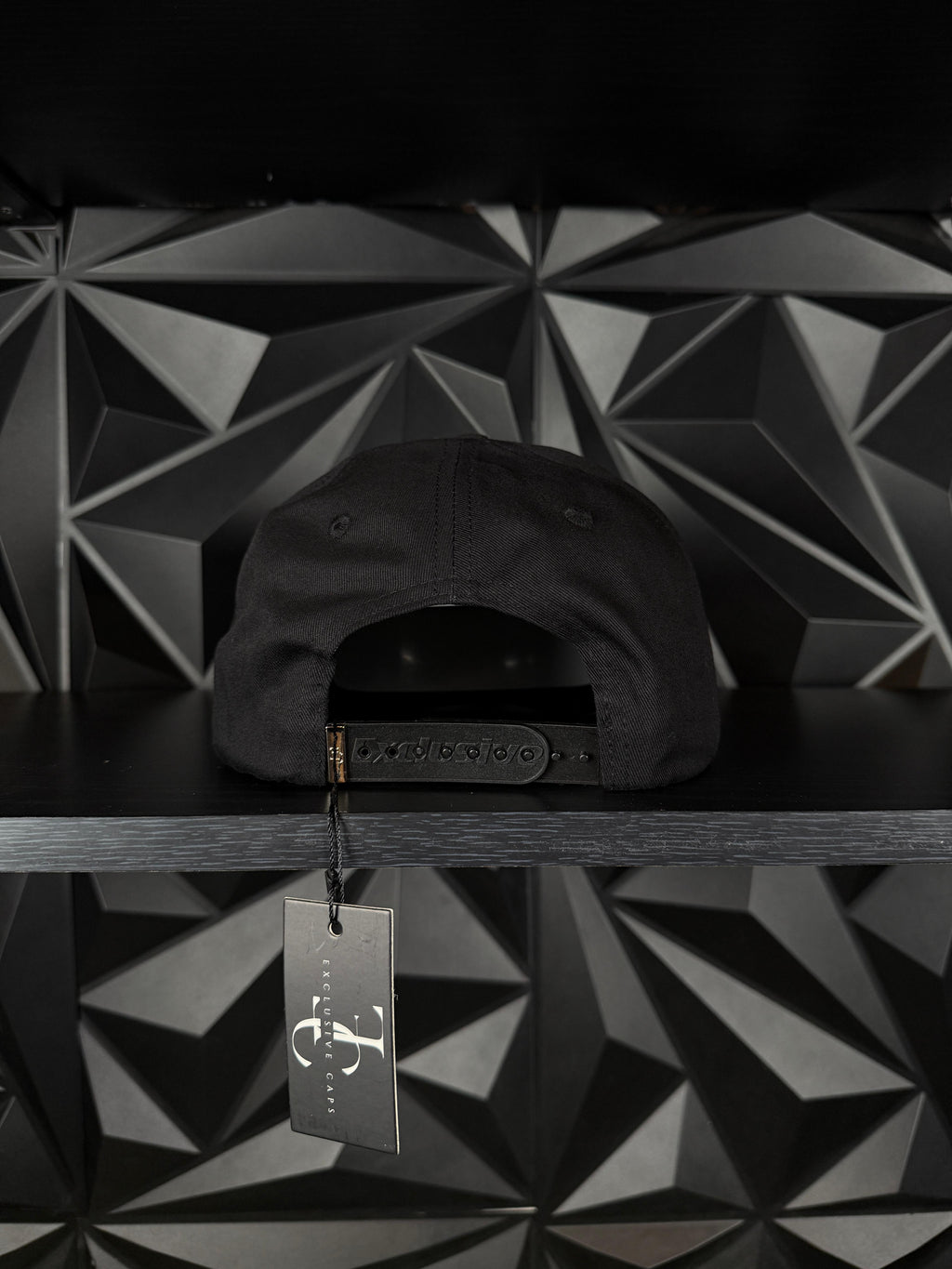 Exclusive caps Escudo de chihuahua SnapBack hat-Black/Red Cotton