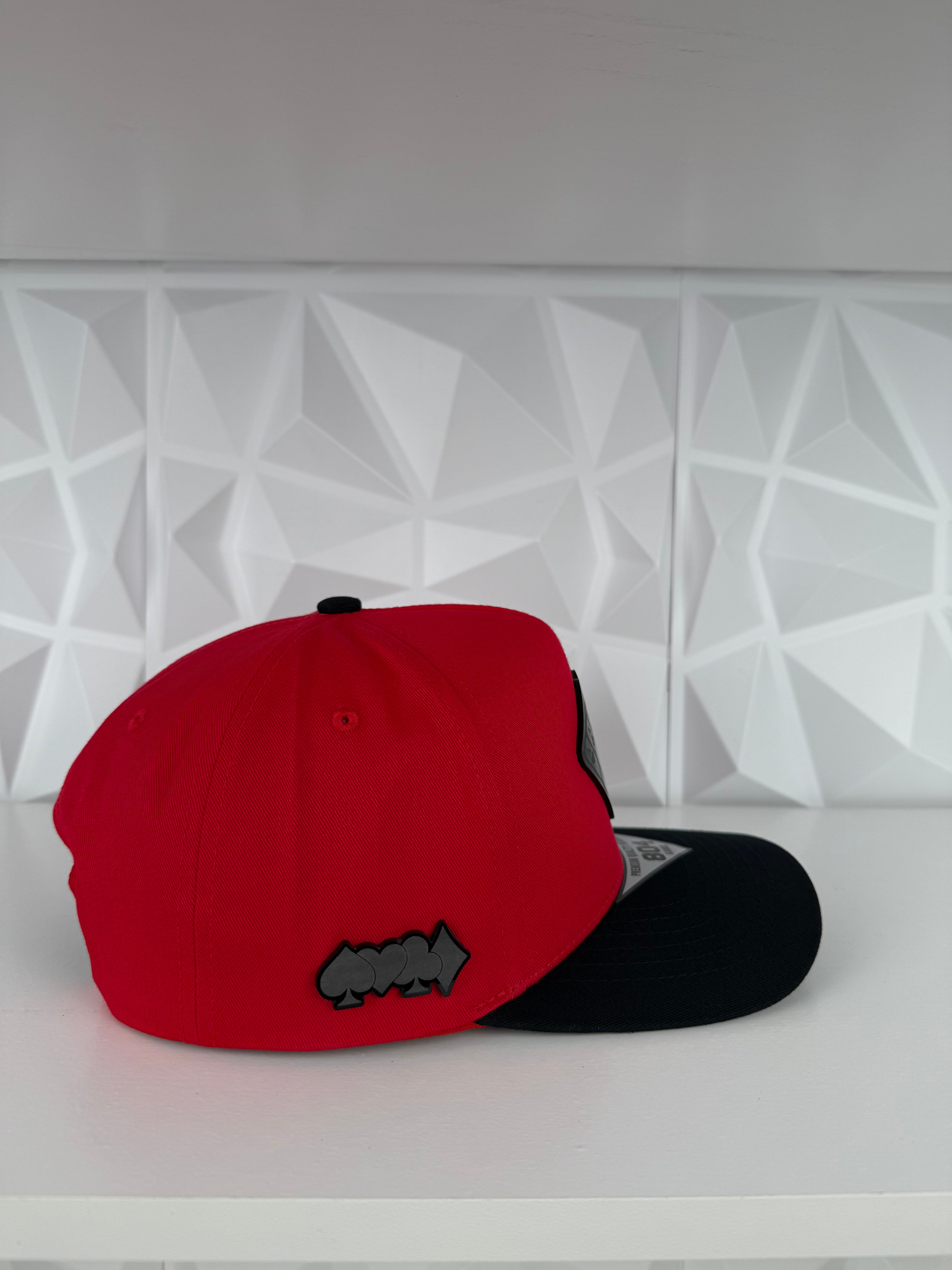 Poker Placa SnapBack gorra-roja/negra