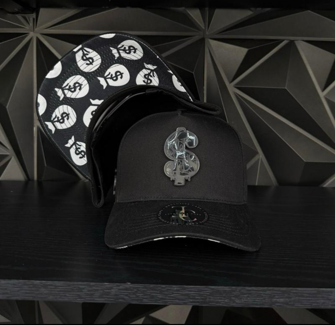 Money sign SnapBack hat-black/money bag