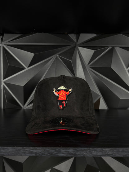 Chino 5.7 SnapBack hat-black/red suede