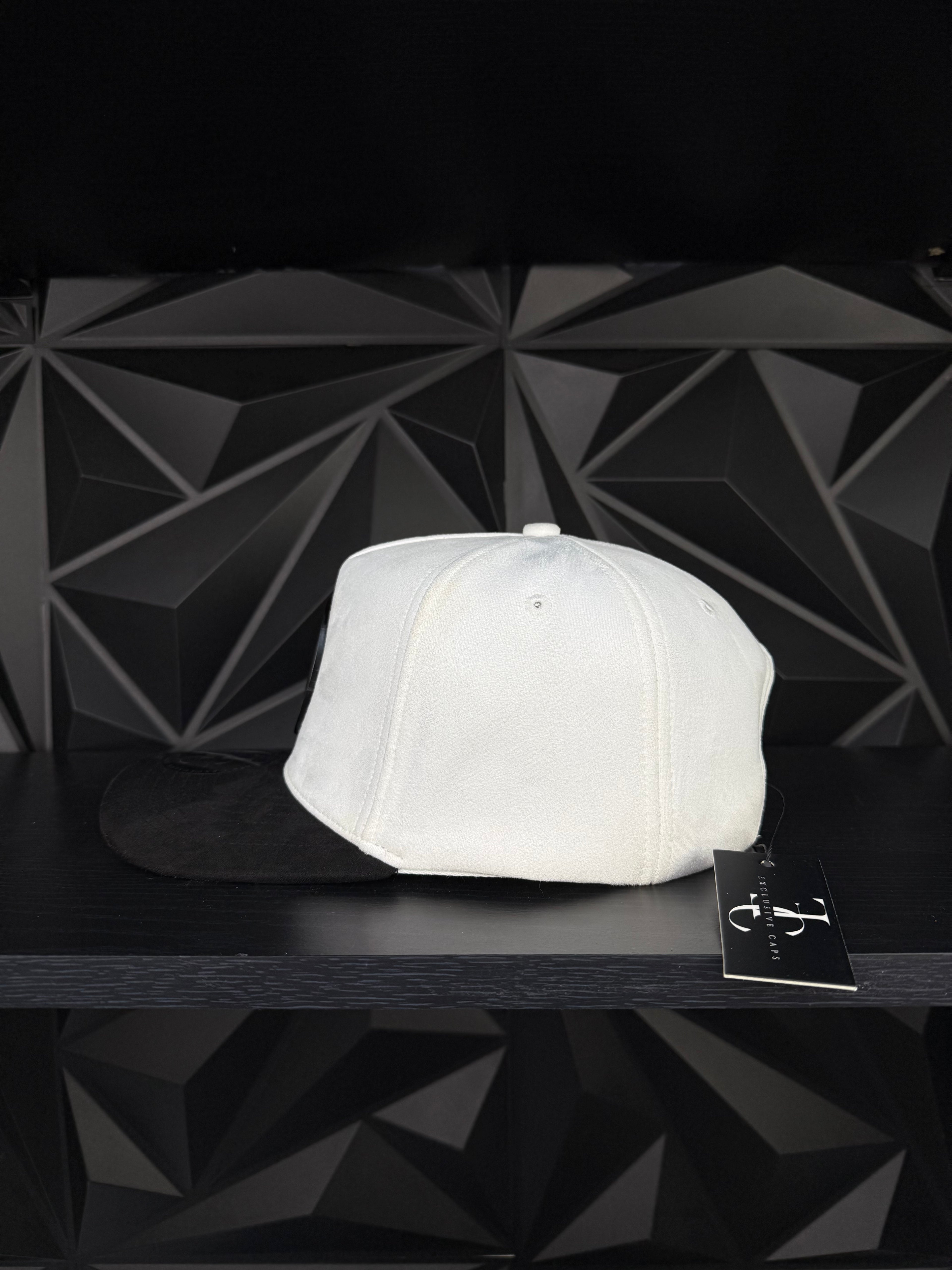 América SnapBack hat-White/black