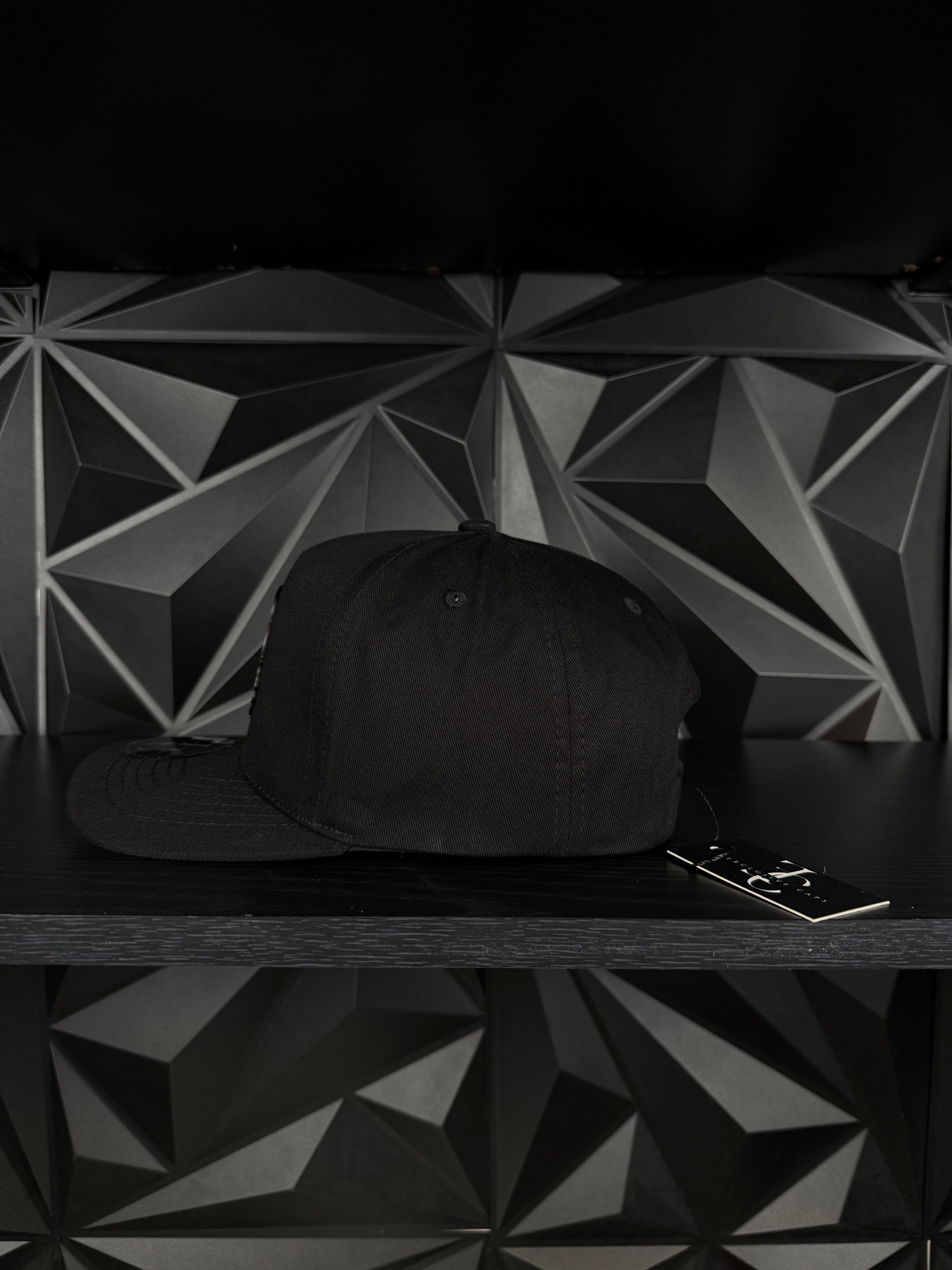 Tío rico SnapBack hat-black