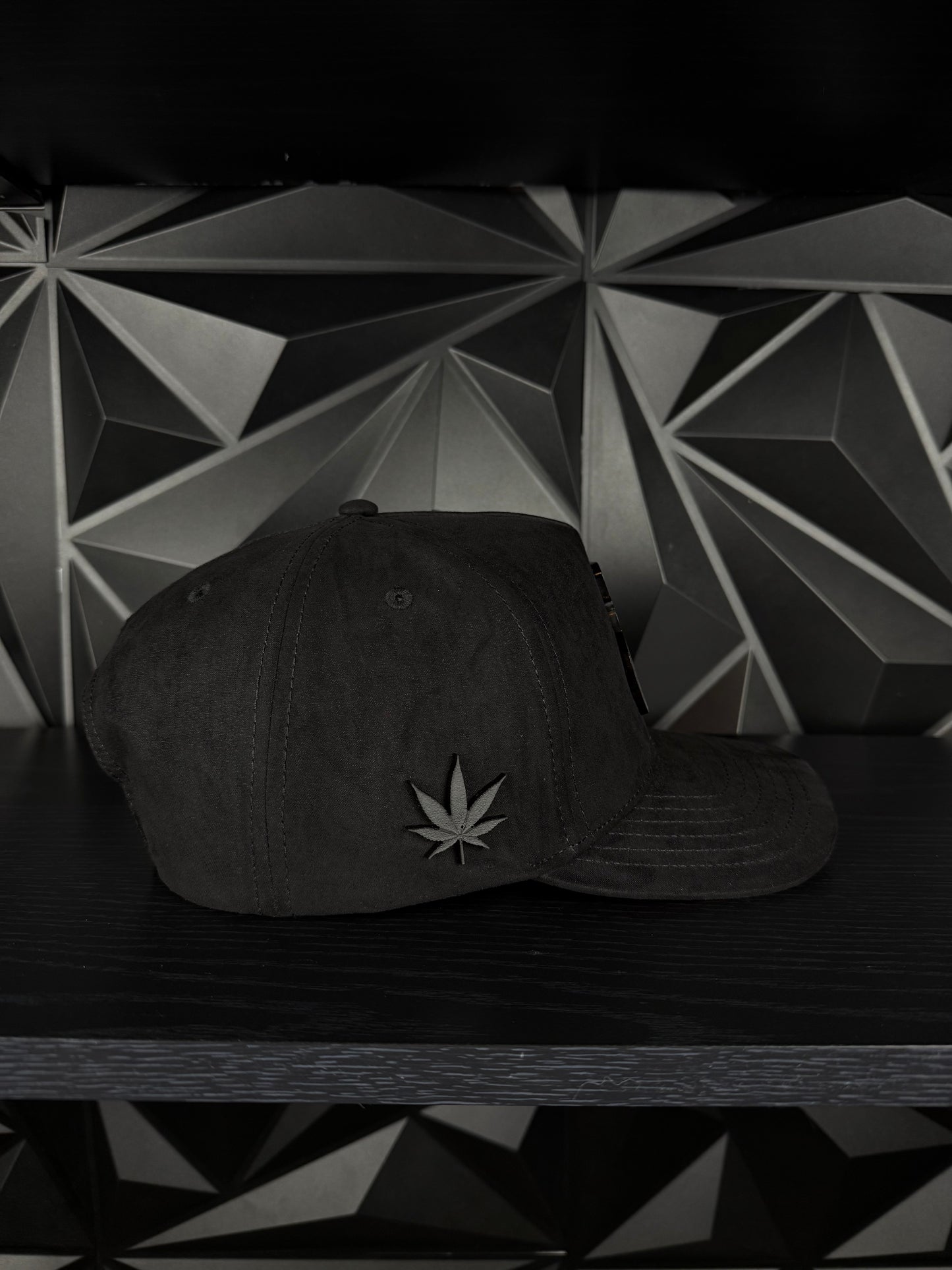 BackPack Boyz Placa SnapBack Gorra-Black/Red