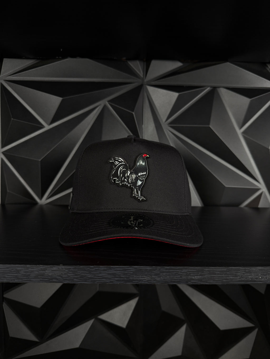 Exclusive Caps Gallo Negro SnapBack Hat - Black/Red