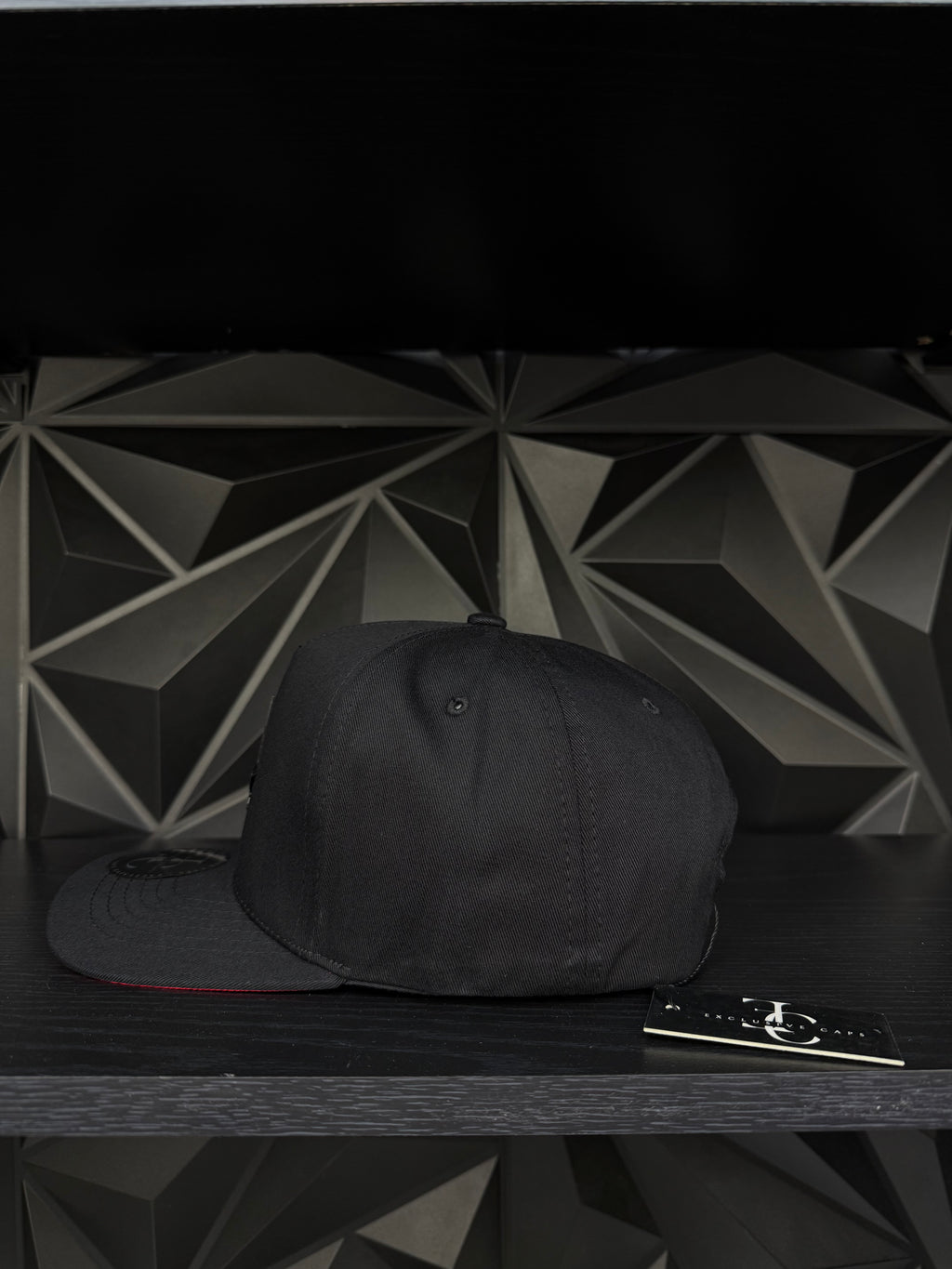 Guatemala SnapBack hat-black/red