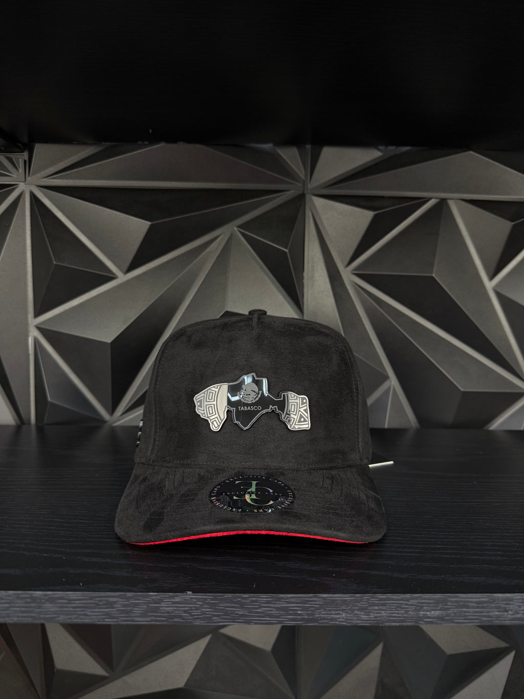 Tabasco México SnapBack hat-black/red suede