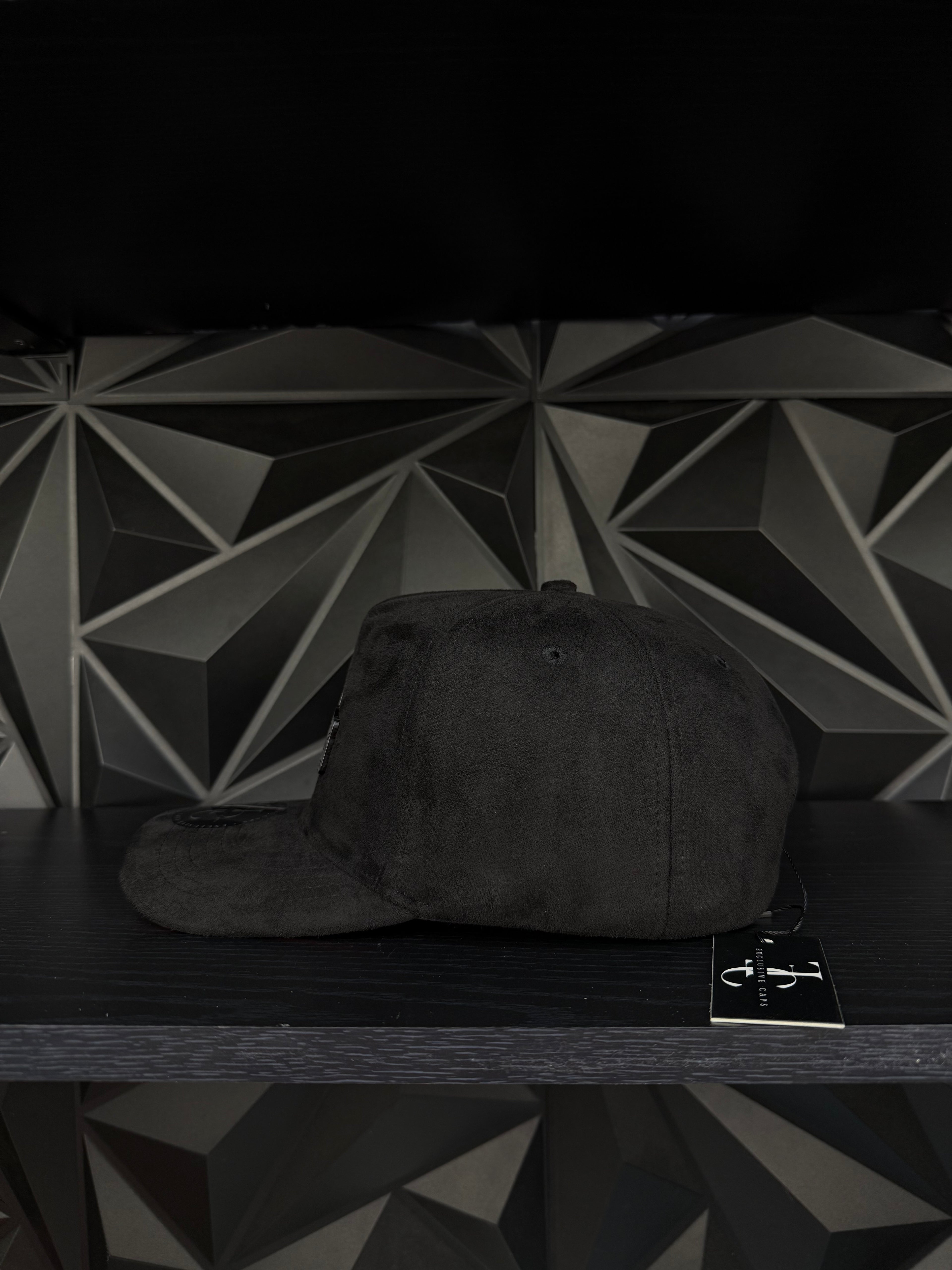 Tabasco México SnapBack hat-black/red suede