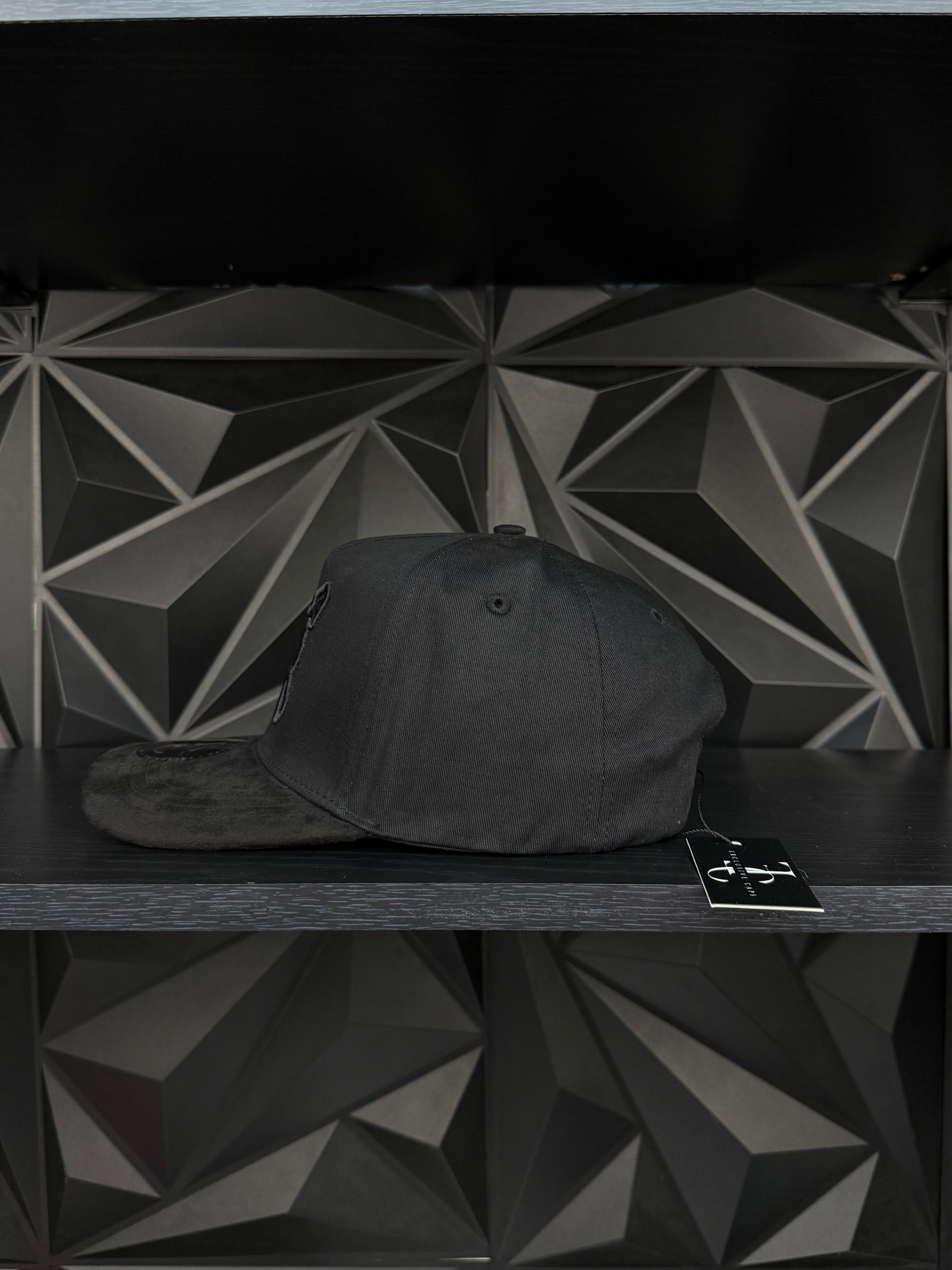 Edipo flechas SnapBack hat-black suede visor