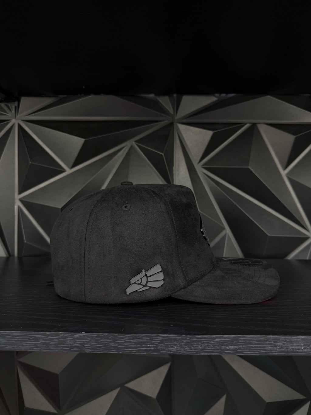 Tabasco México SnapBack hat-black/red suede