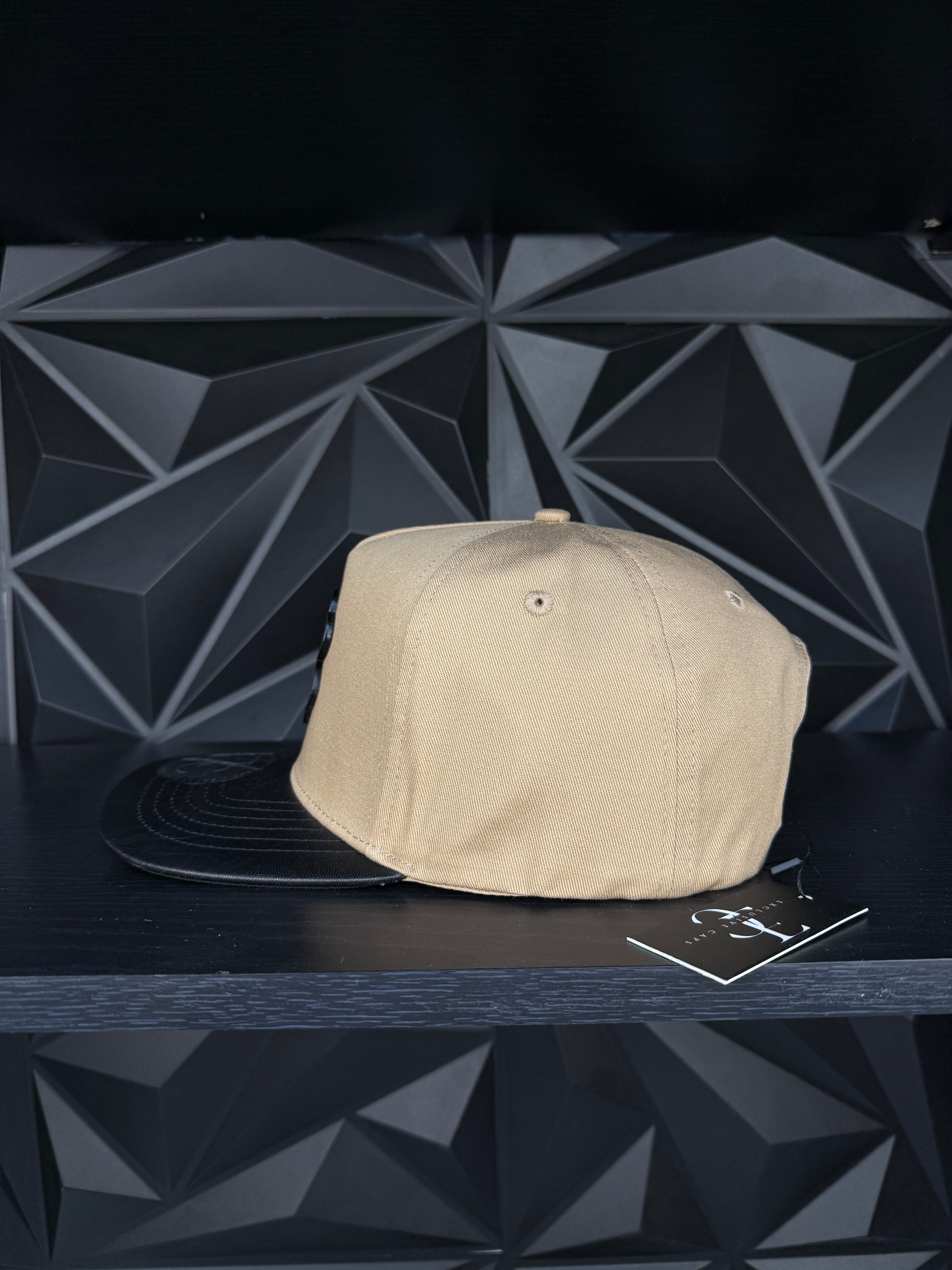 Trébol plate SnapBack hat-khaki /leather