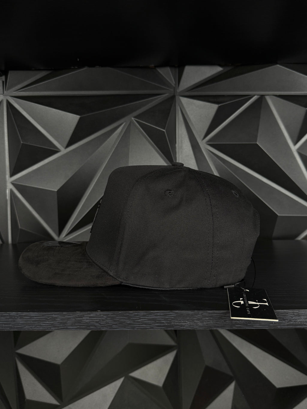 Chavo SnapBack hat-black suede visor