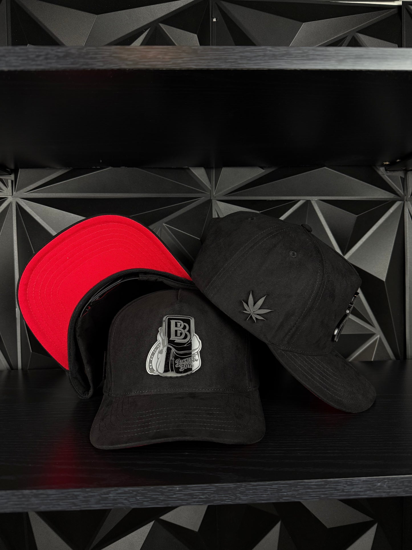 BackPack Boyz Placa SnapBack Gorra-Black/Red