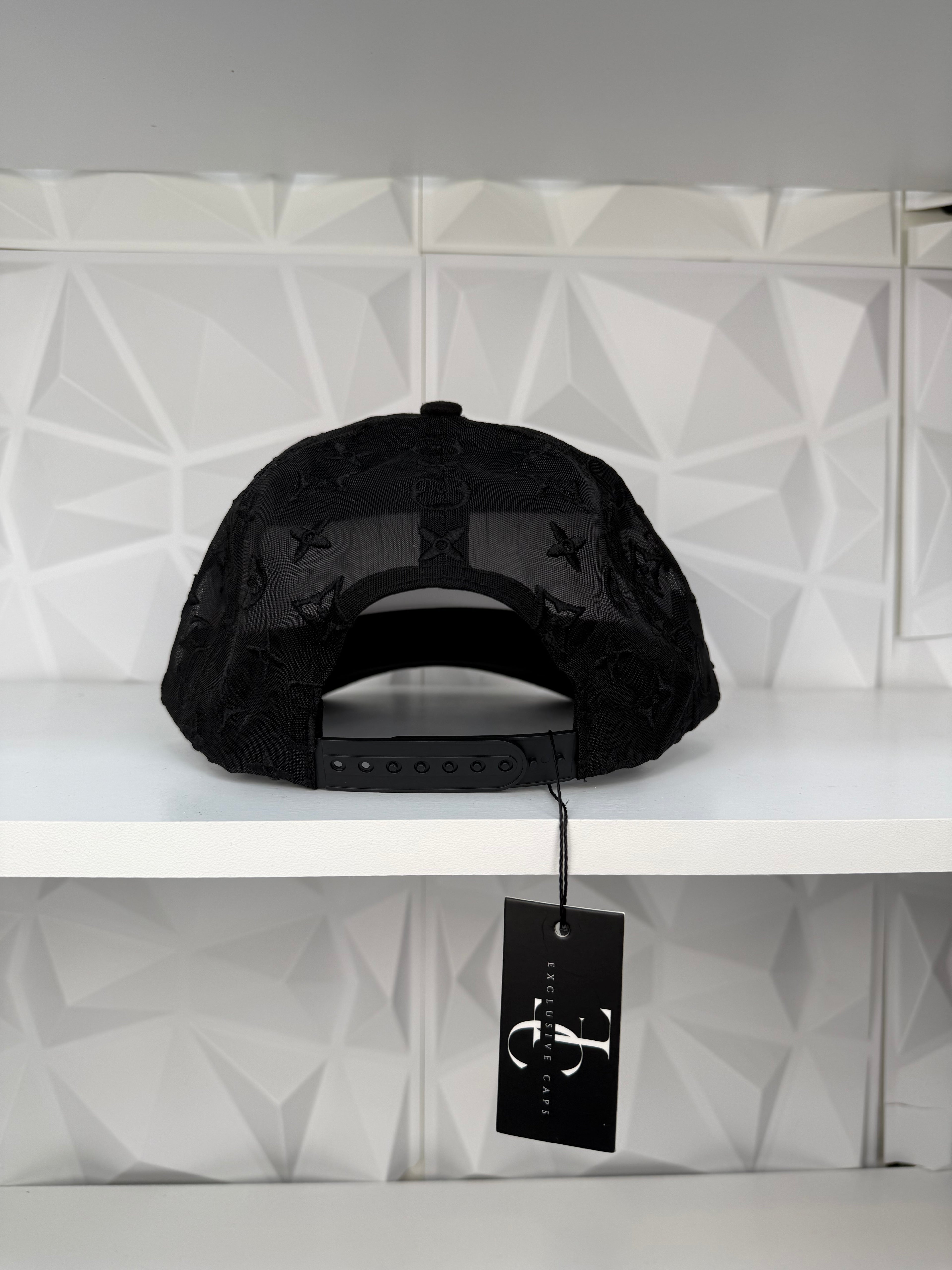 Money Sign SnapBack Gorra- Gamuza Negra