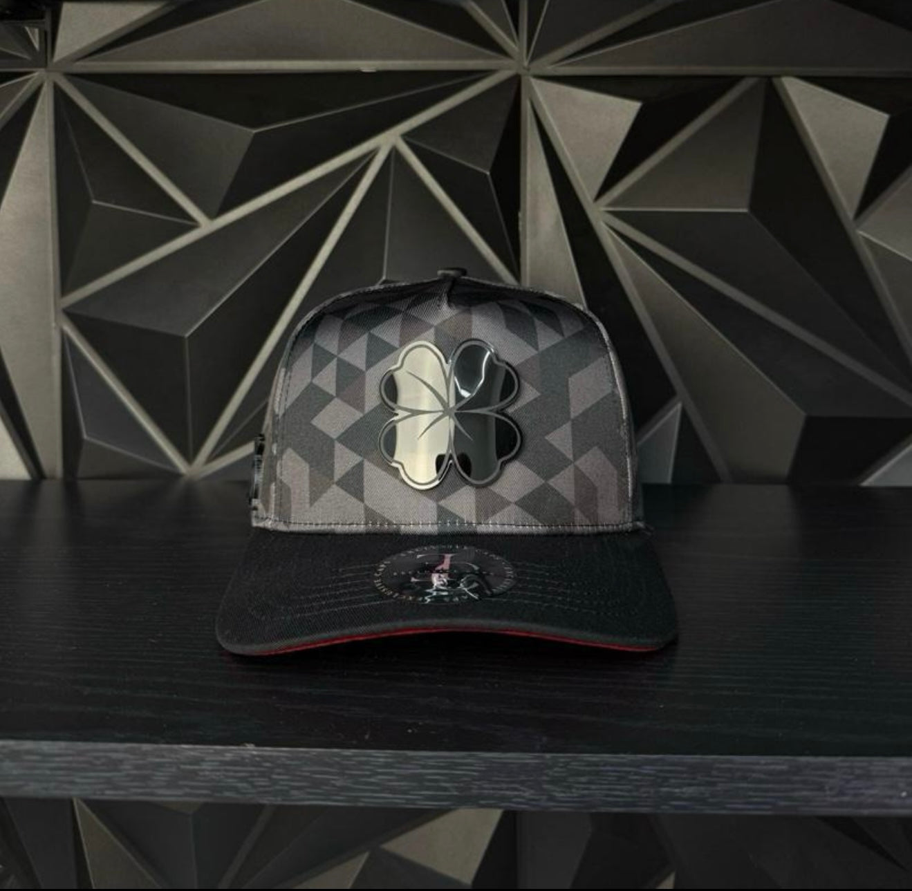 Trébol plate SnapBack hat-grey camo